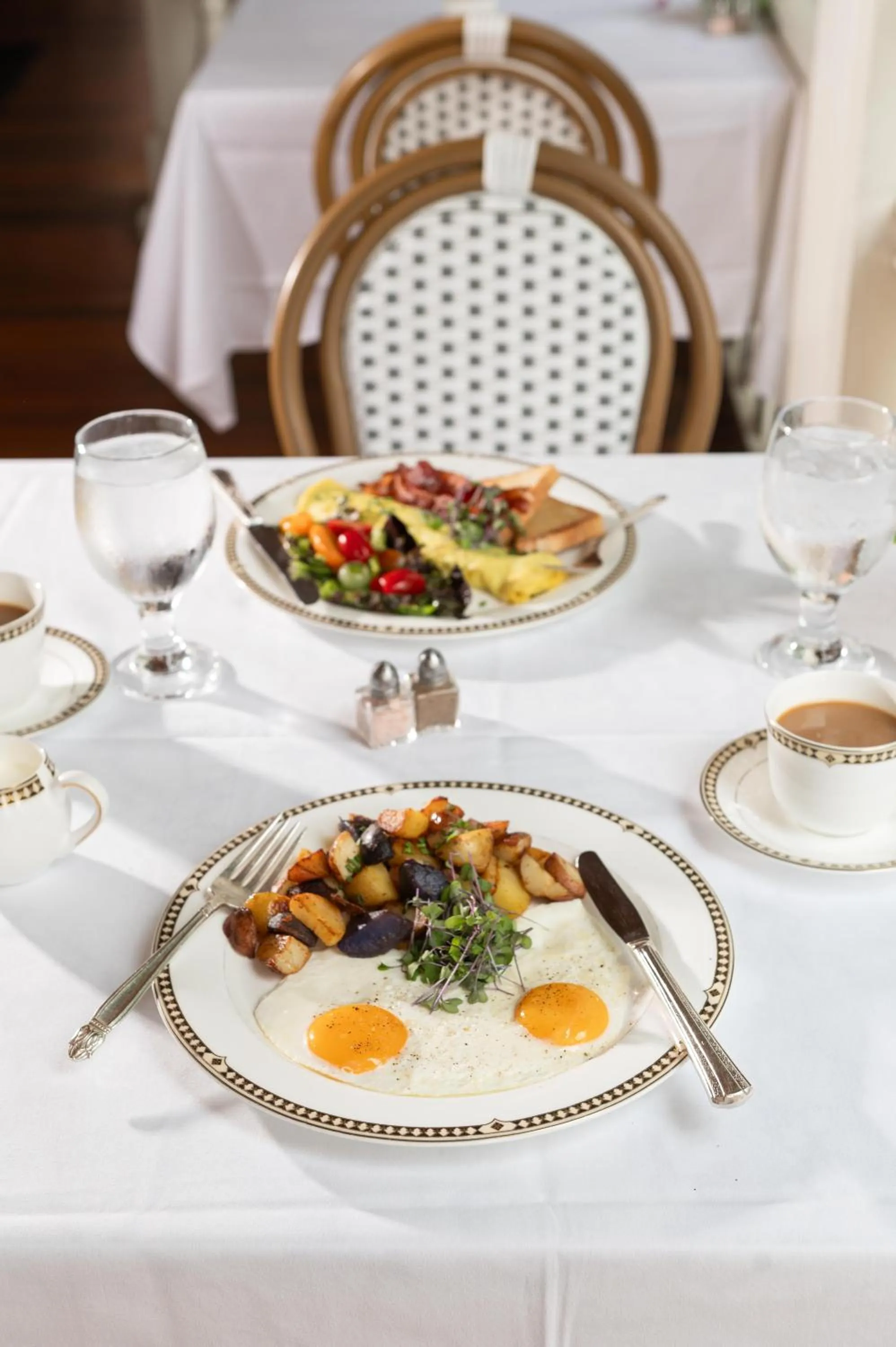 Breakfast in Saratoga Arms Hotel