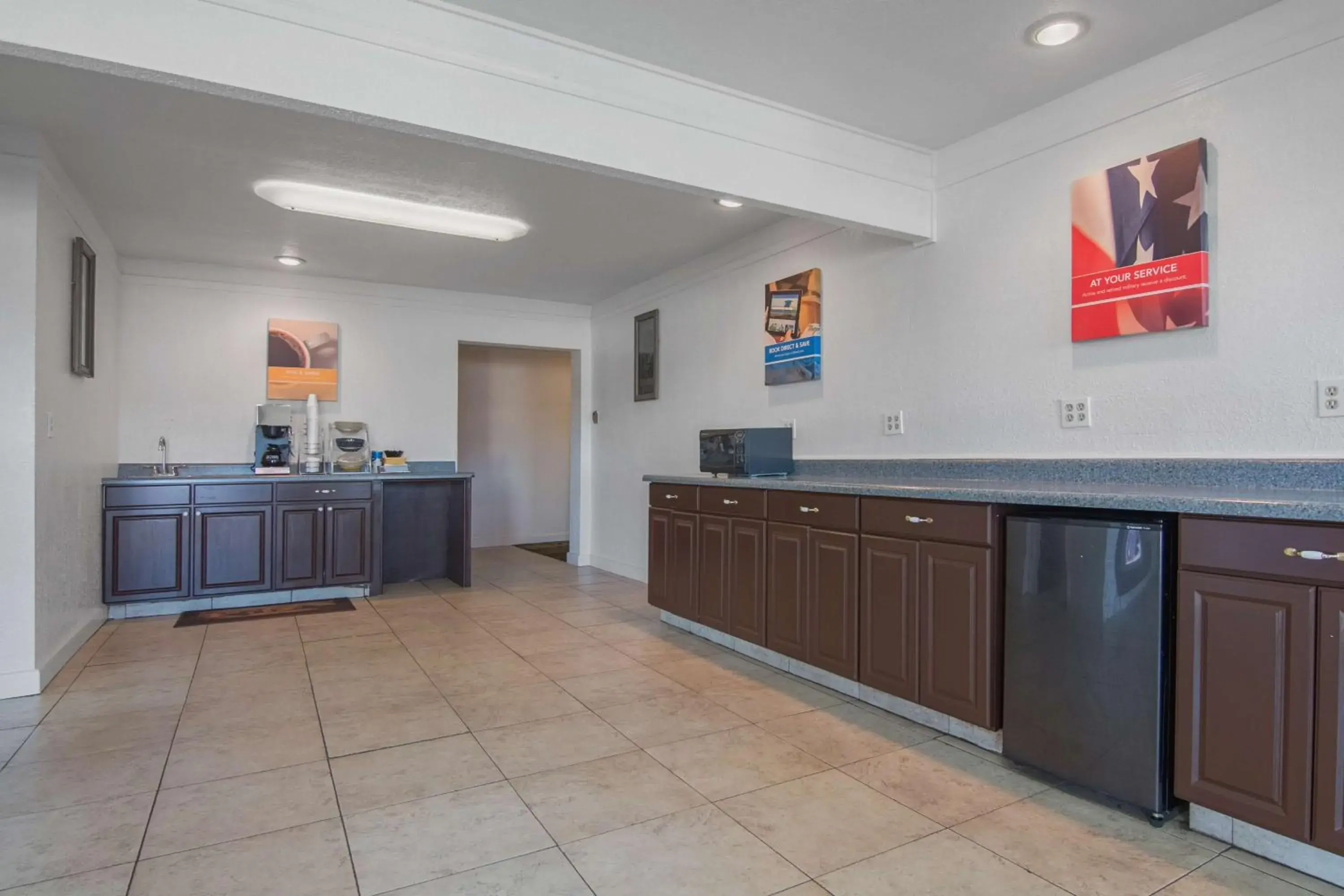 Lobby or reception in Motel 6-Hope, AR Lobby or reception in Motel 6-Hope, AR