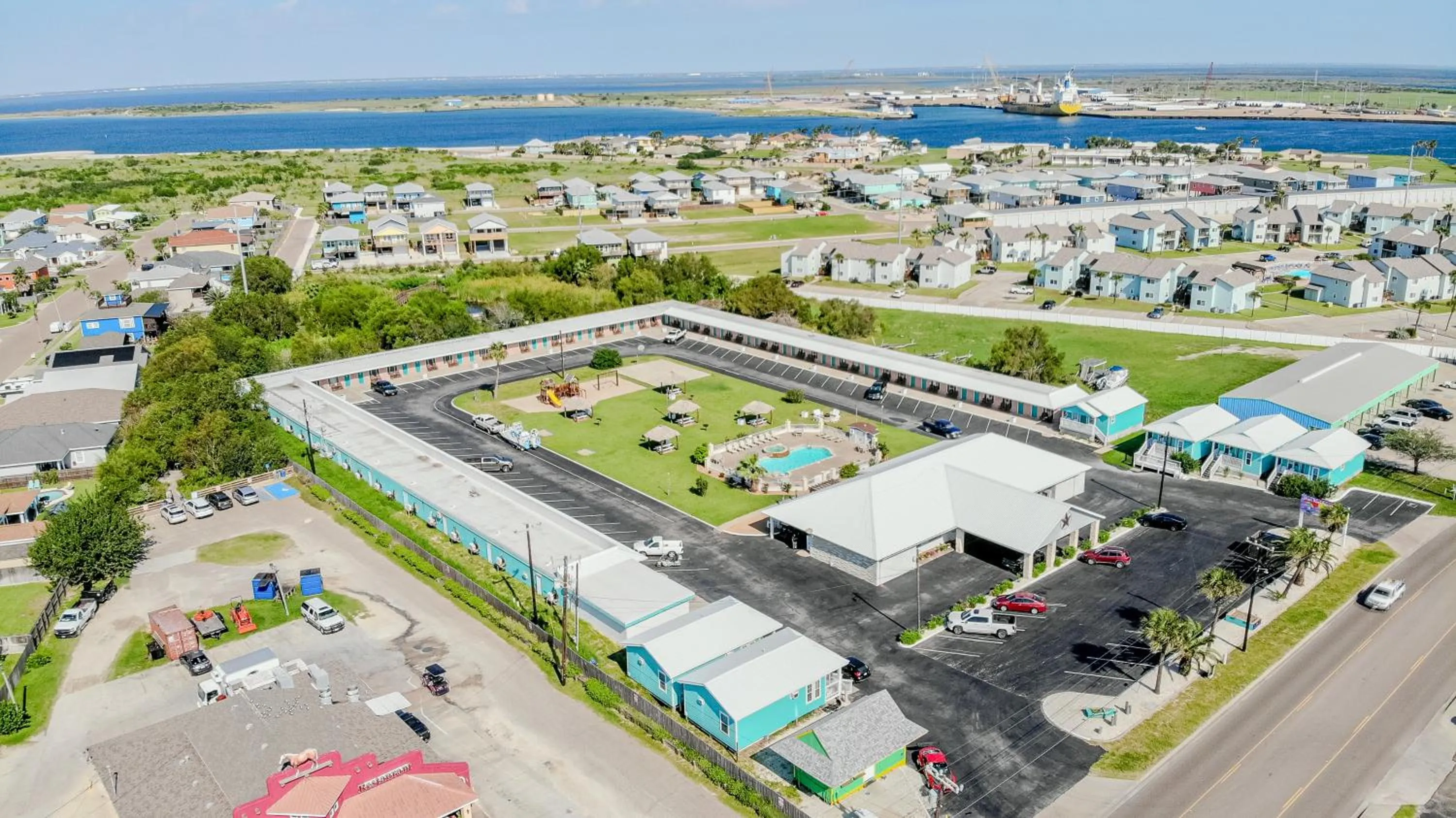 Property building in Shark Reef Resort Motel & Cottages