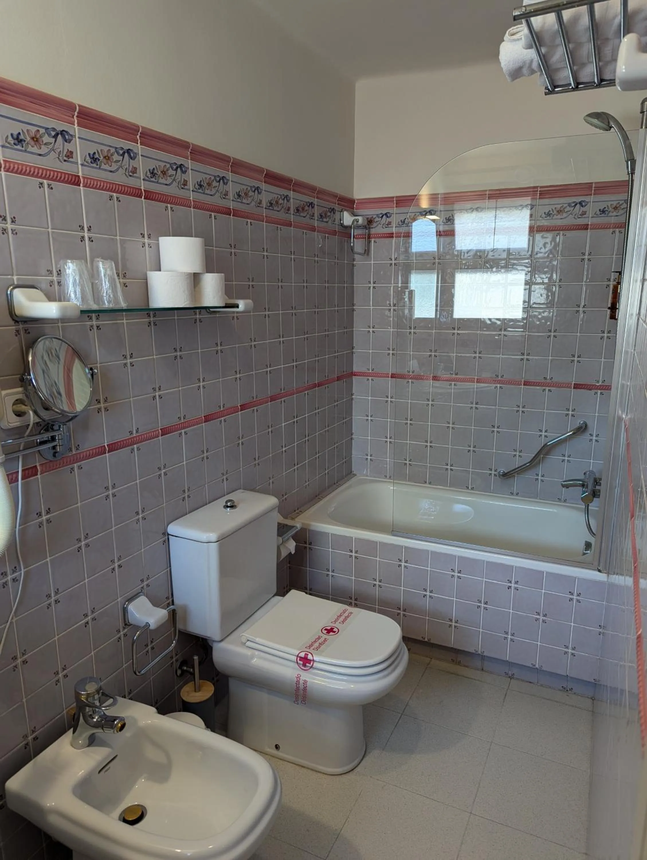 Bathroom in Hostal de la Plaça - Hotel Boutique
