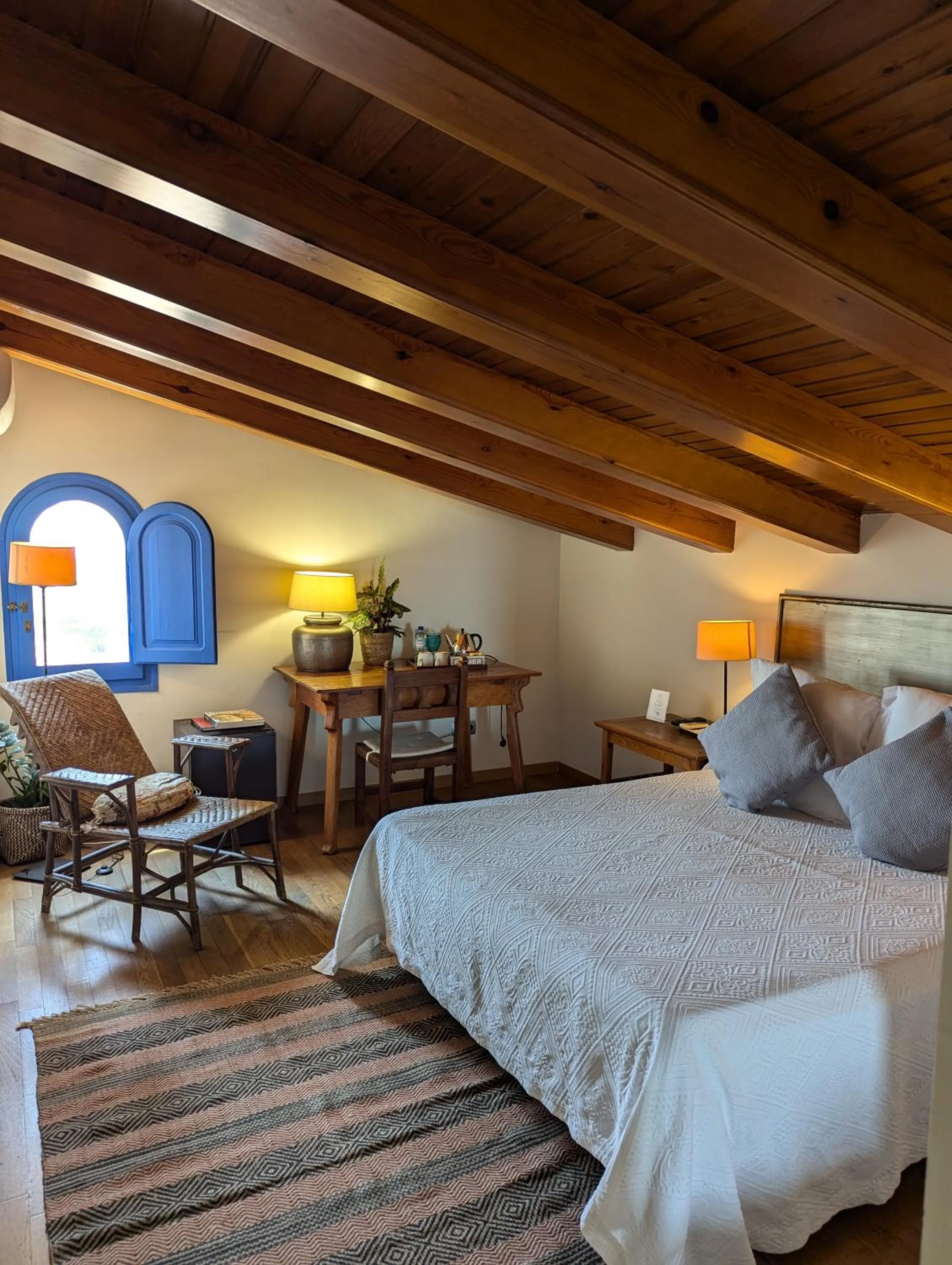 Photo of the whole room, Bed in Hostal de la Plaça - Hotel Boutique