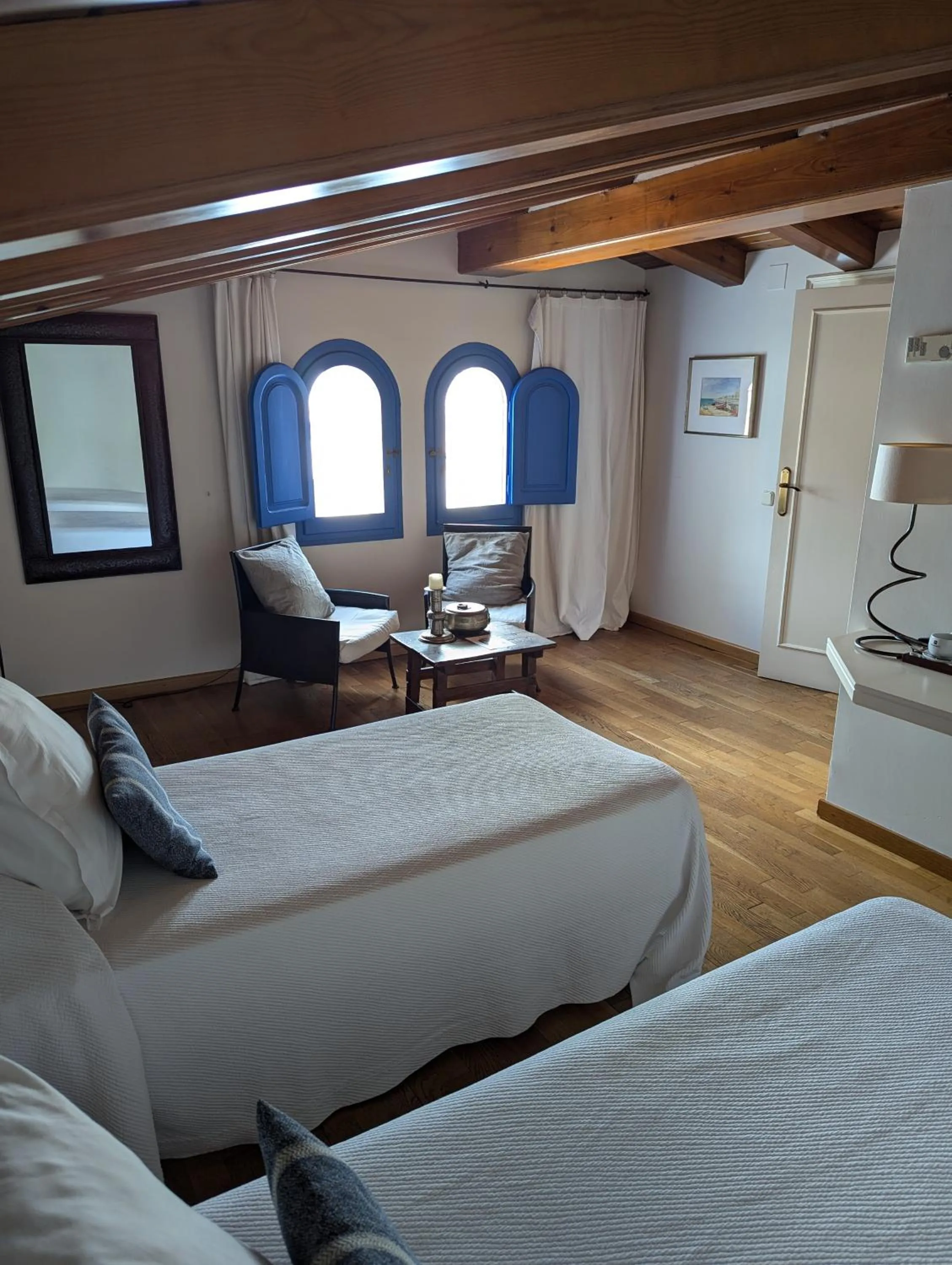 Photo of the whole room, Bed in Hostal de la Plaça - Hotel Boutique