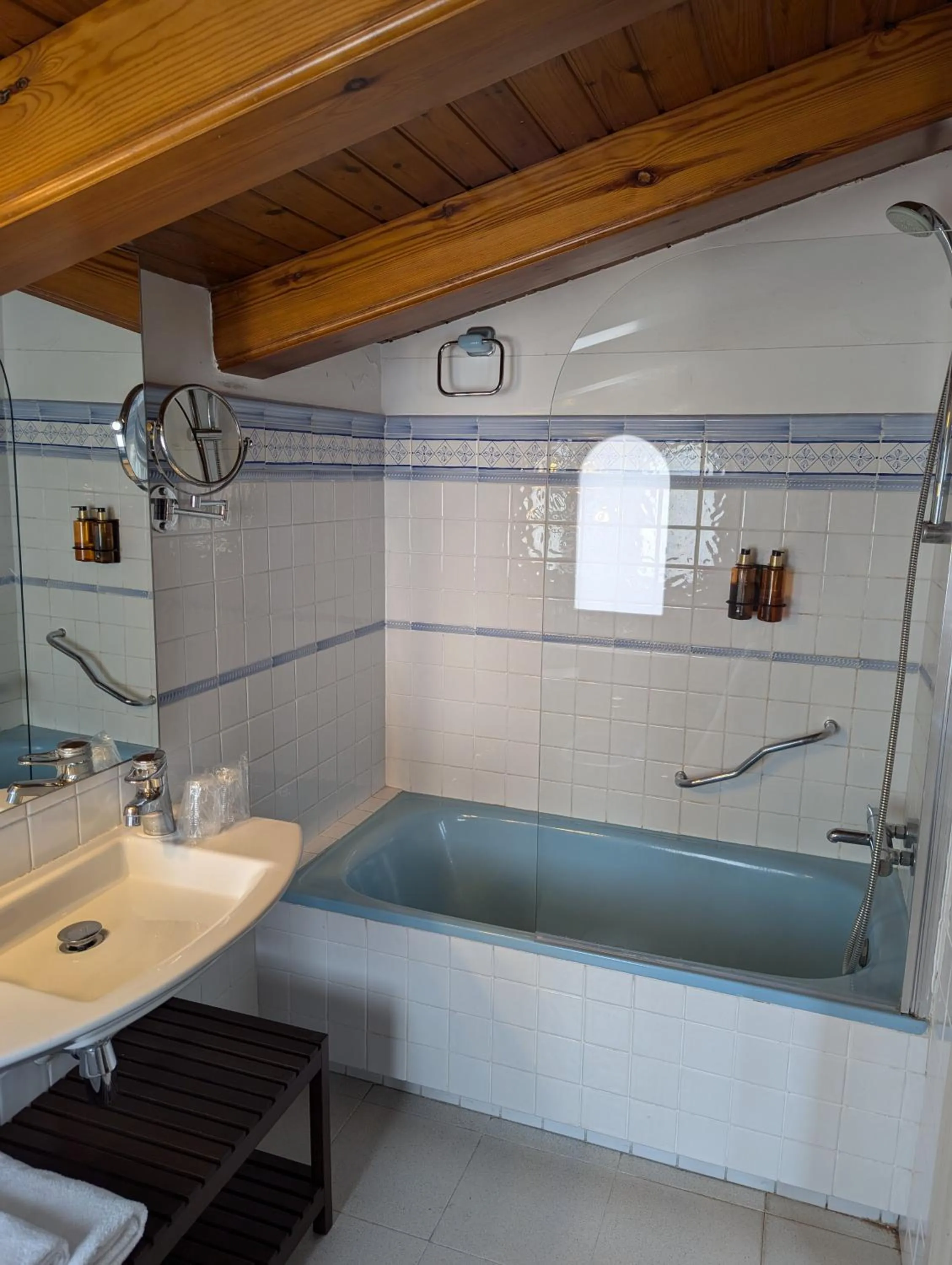 Bathroom in Hostal de la Plaça - Hotel Boutique