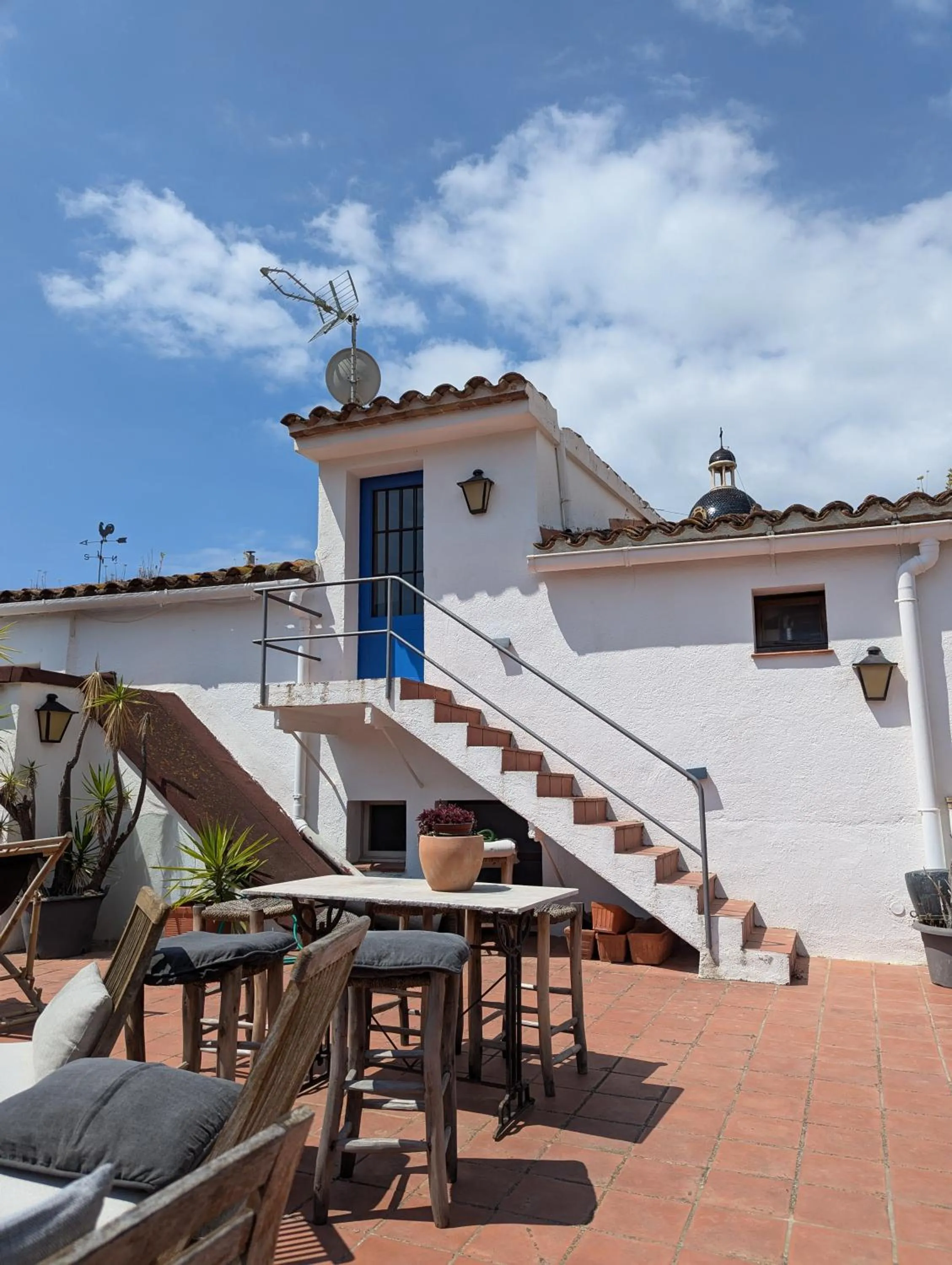 Property building in Hostal de la Plaça - Hotel Boutique