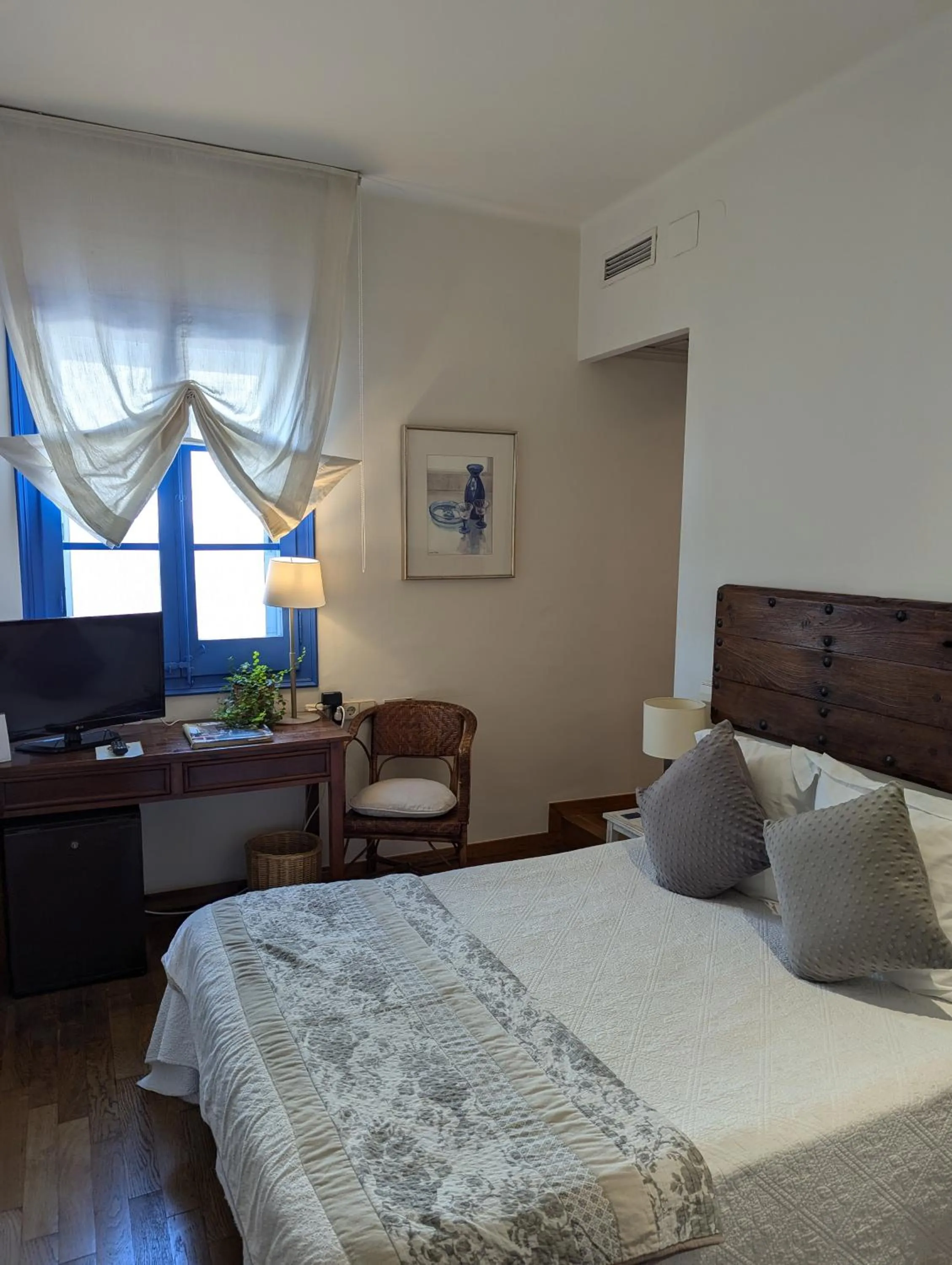 Bedroom, Bed in Hostal de la Plaça - Hotel Boutique