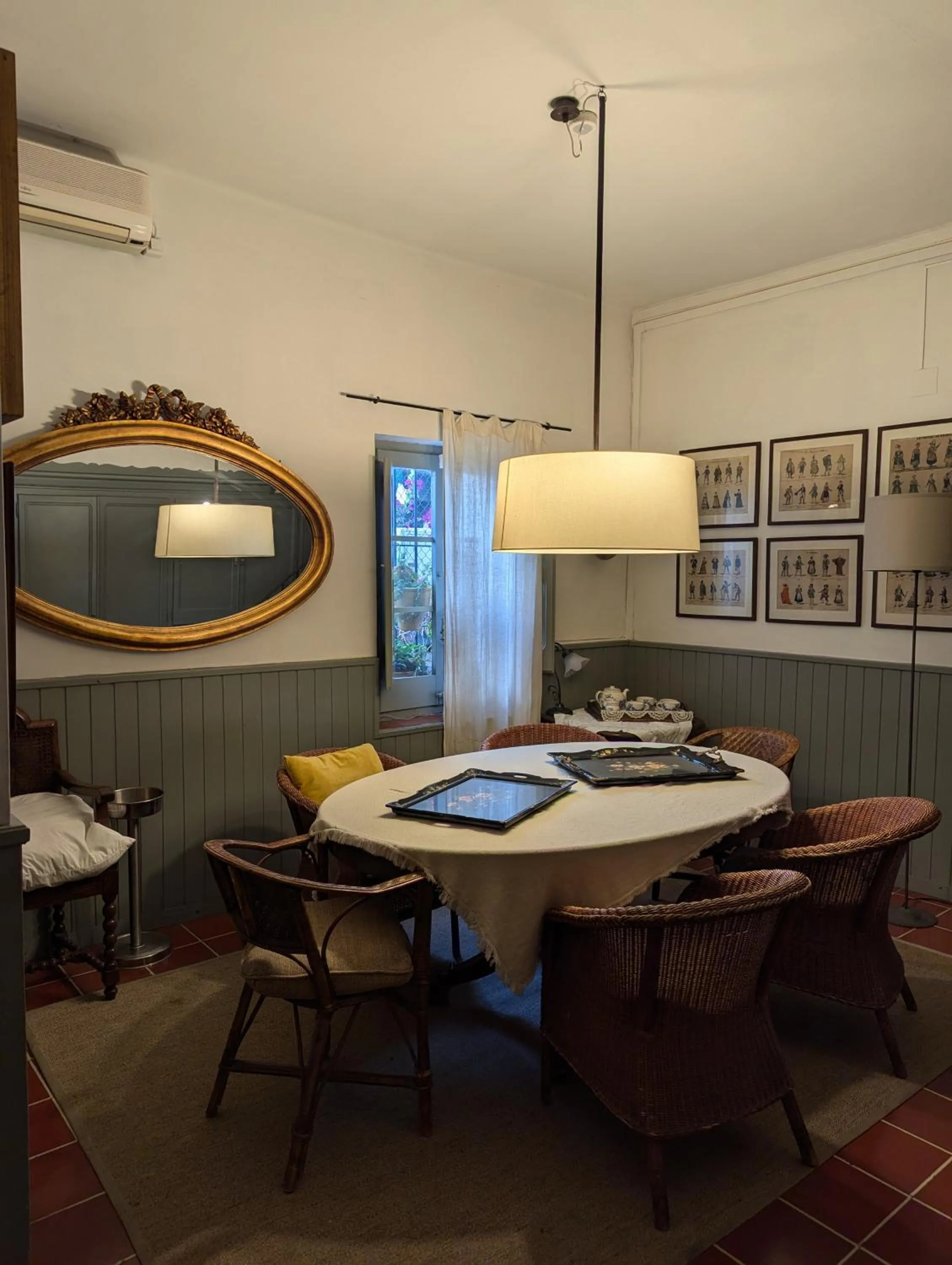 Seating area in Hostal de la Plaça - Hotel Boutique