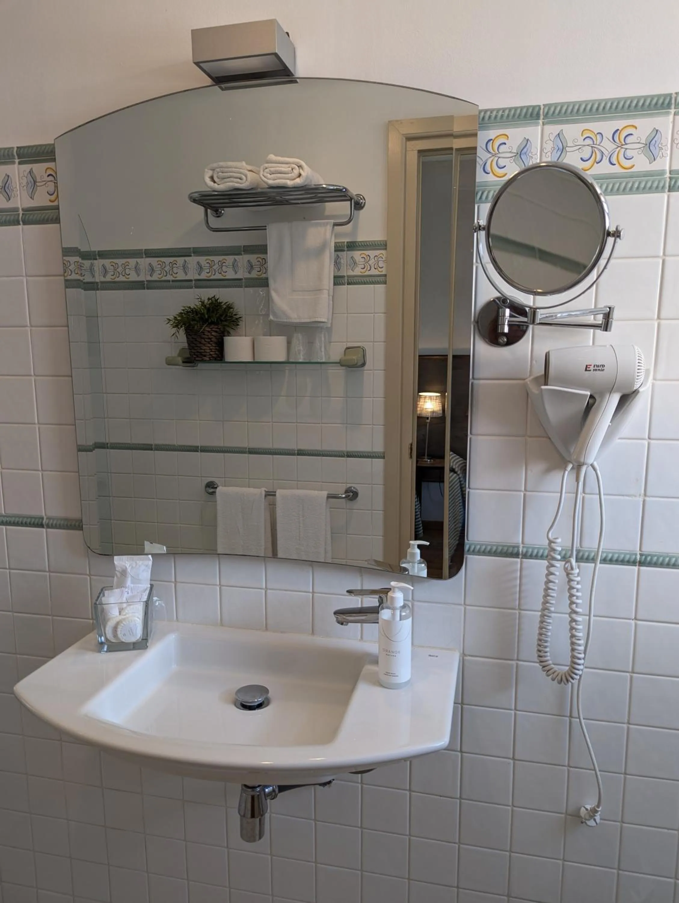 Bathroom in Hostal de la Plaça - Hotel Boutique