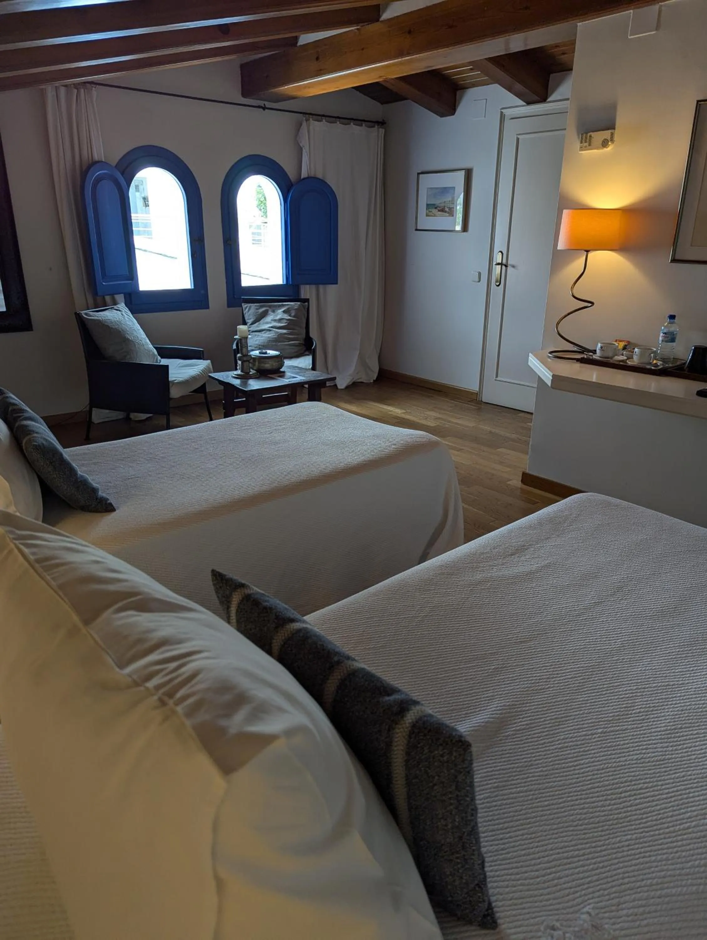 Bedroom, Bed in Hostal de la Plaça - Hotel Boutique