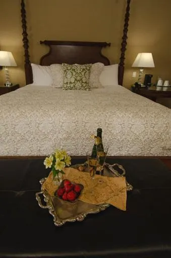 Bed in Crown Mansion Boutique Hotel & Villas