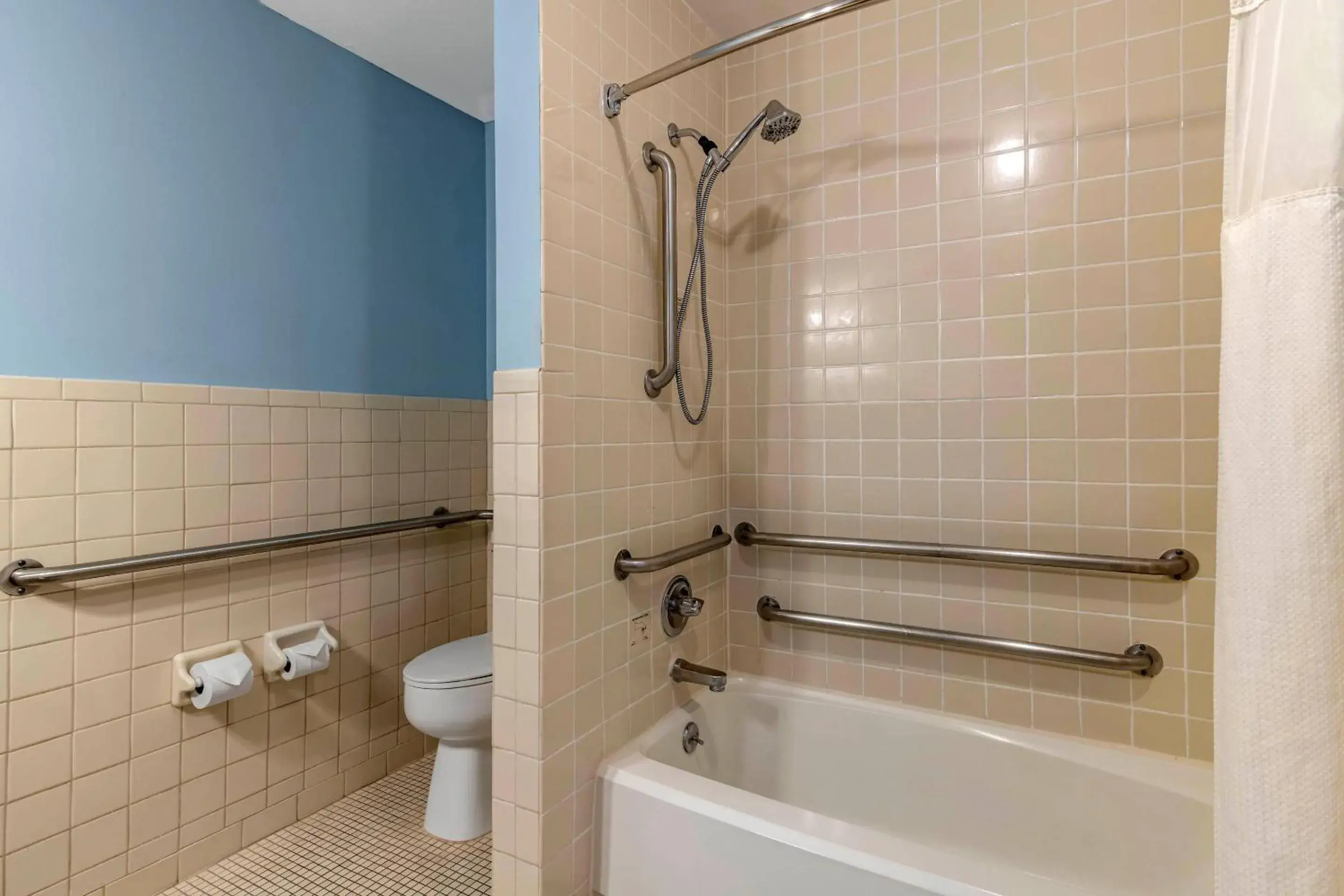 Bedroom in Windsor Hotel, an Ascend Collection Hotel Bedroom in Windsor Hotel, an Ascend Collection Hotel