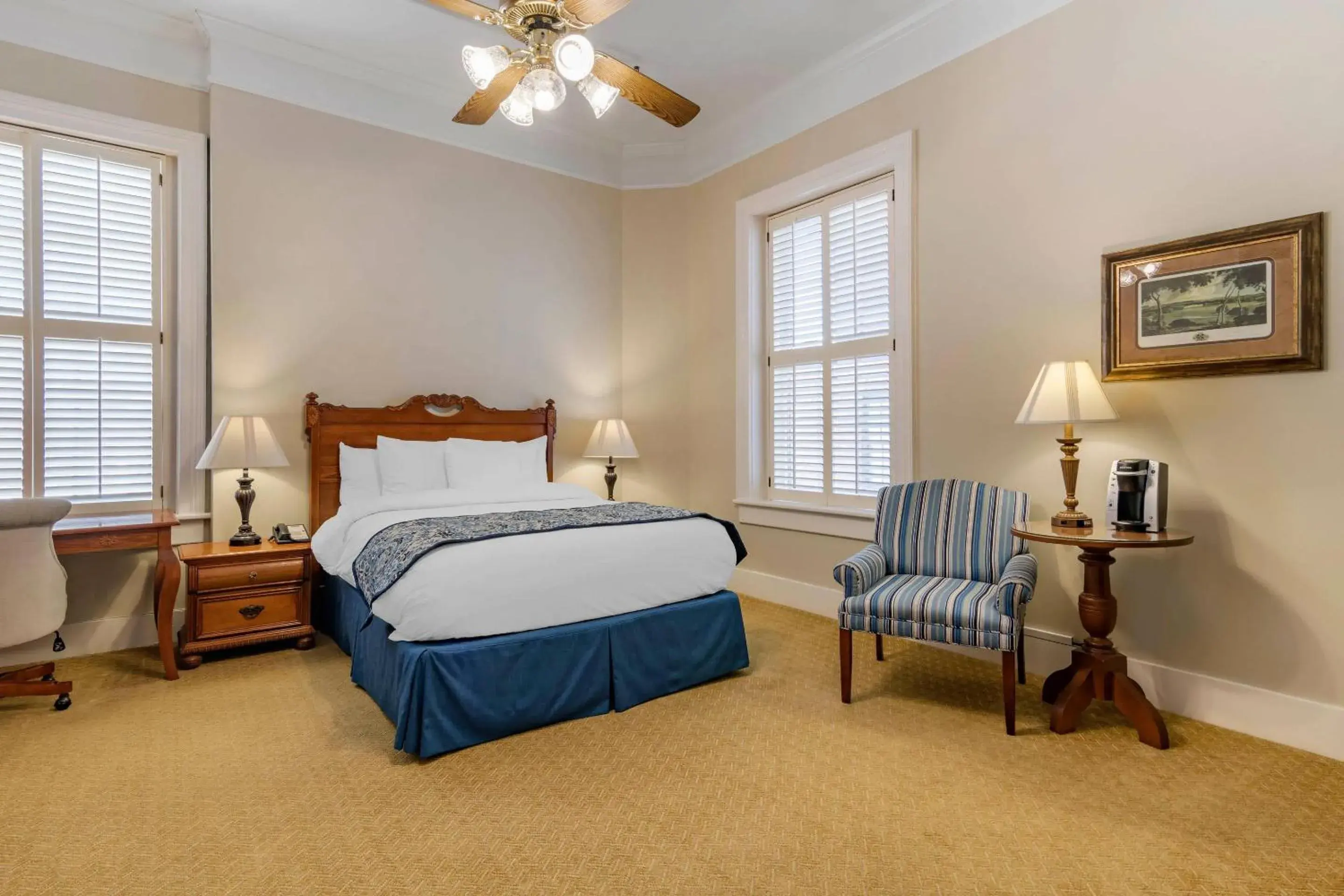 Bedroom, Bed in Windsor Hotel, an Ascend Collection Hotel Bedroom, Bed in Windsor Hotel, an Ascend Collection Hotel