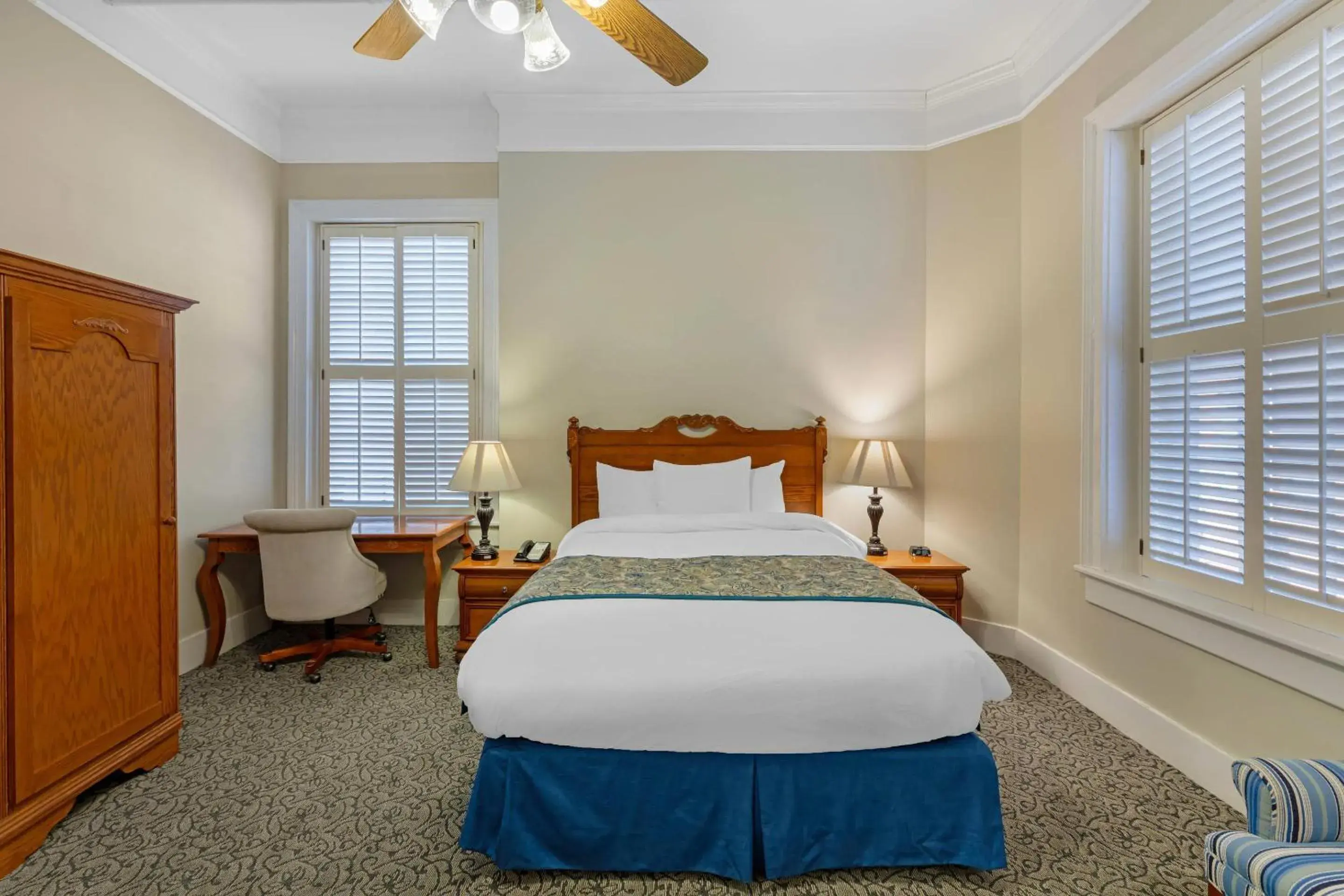 Bedroom, Bed in Windsor Hotel, an Ascend Collection Hotel Bedroom, Bed in Windsor Hotel, an Ascend Collection Hotel