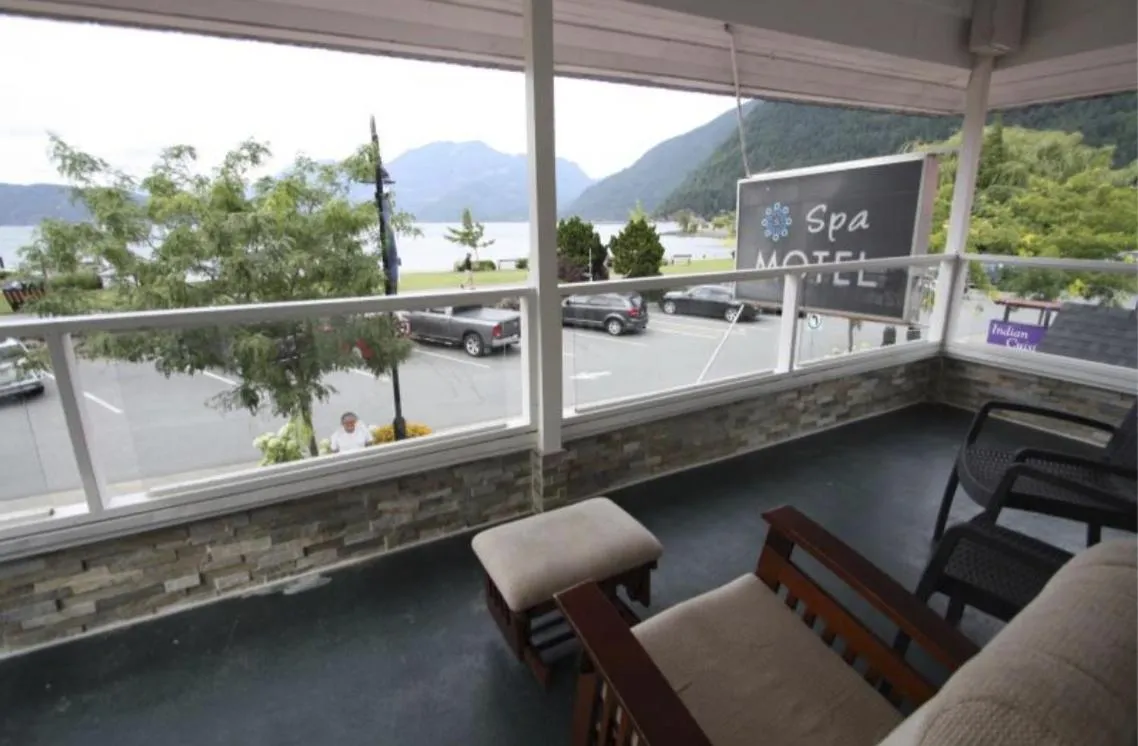 Day in Harrison Spa Motel