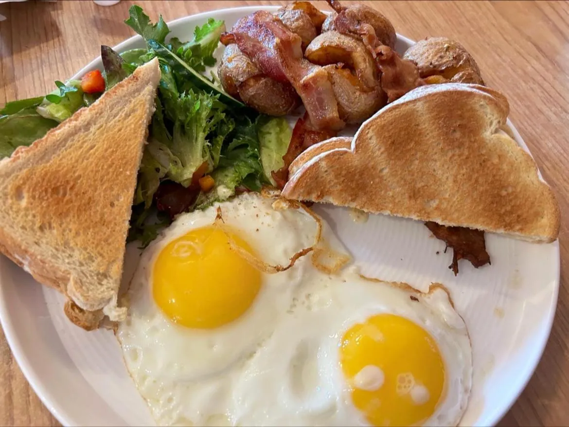 Restaurant/places to eat in Harrison Spa Motel