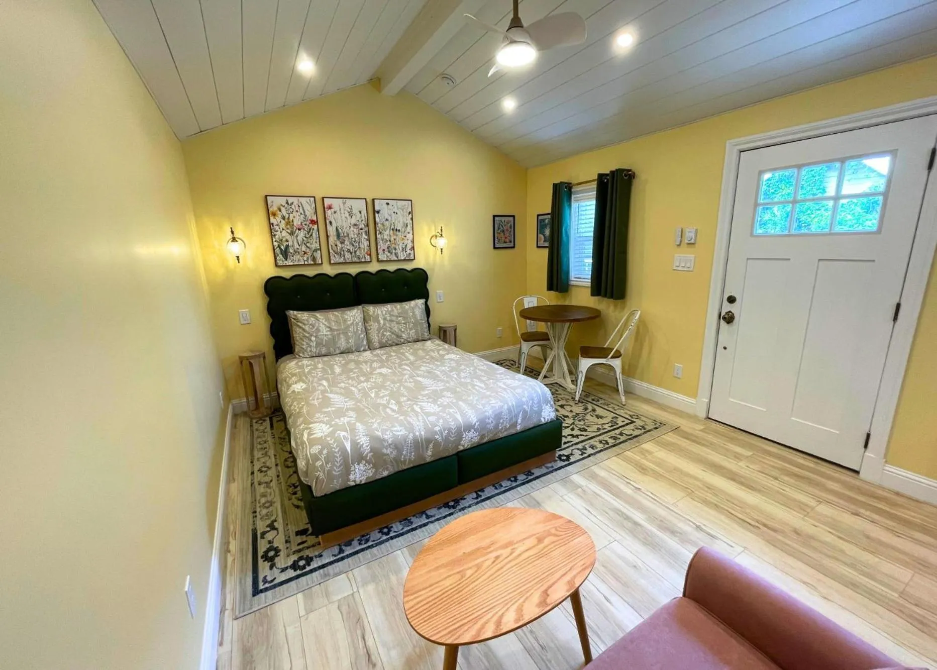 Bed in The Edenwild Boutique Inn