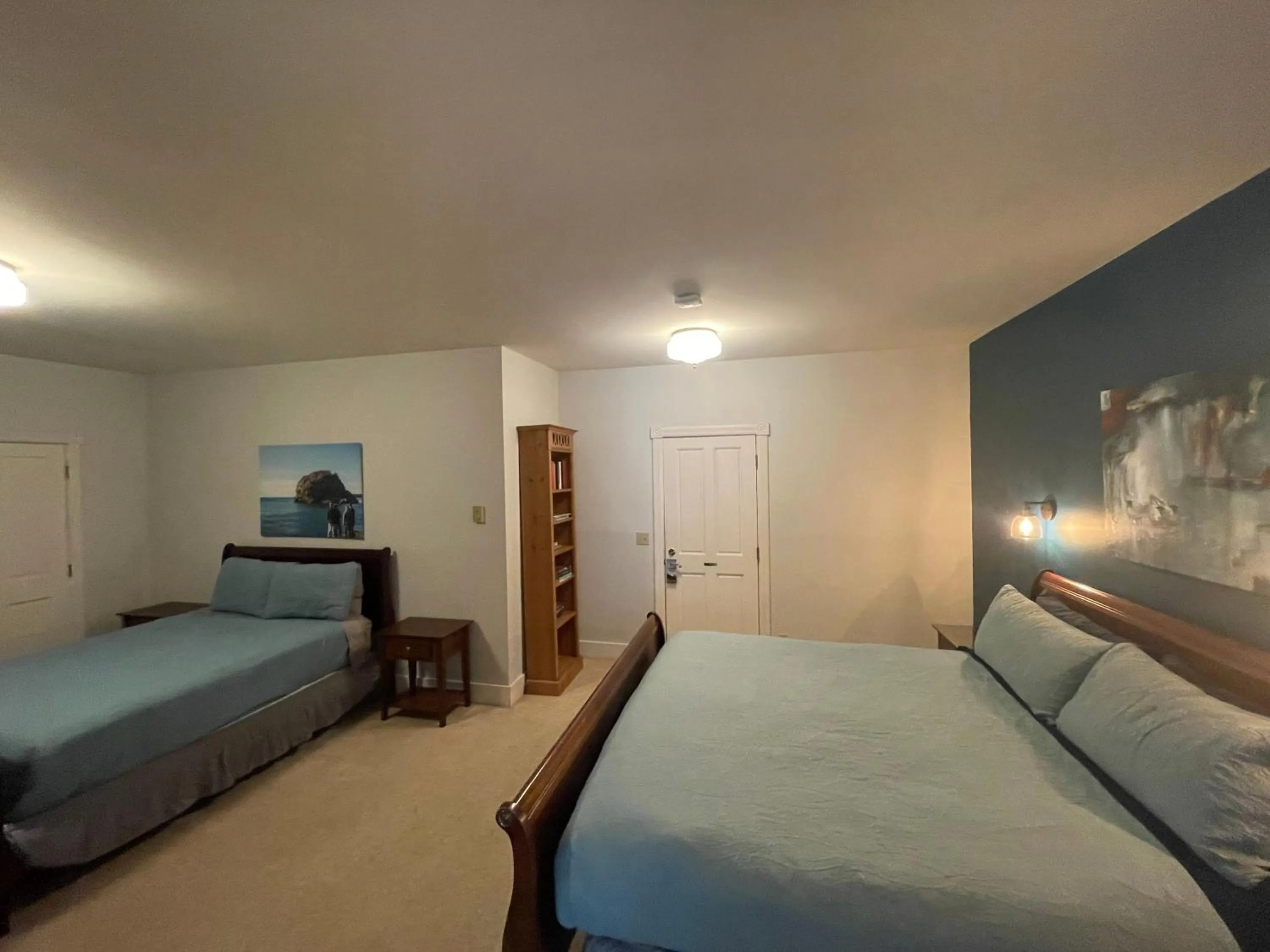 Bed in The Edenwild Boutique Inn