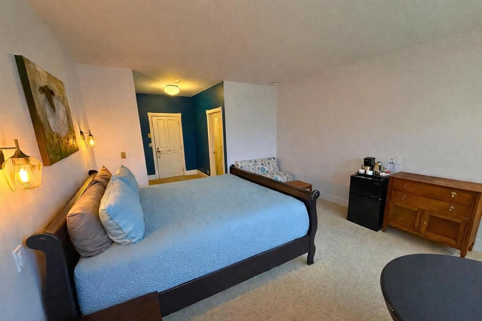 Bed in The Edenwild Boutique Inn