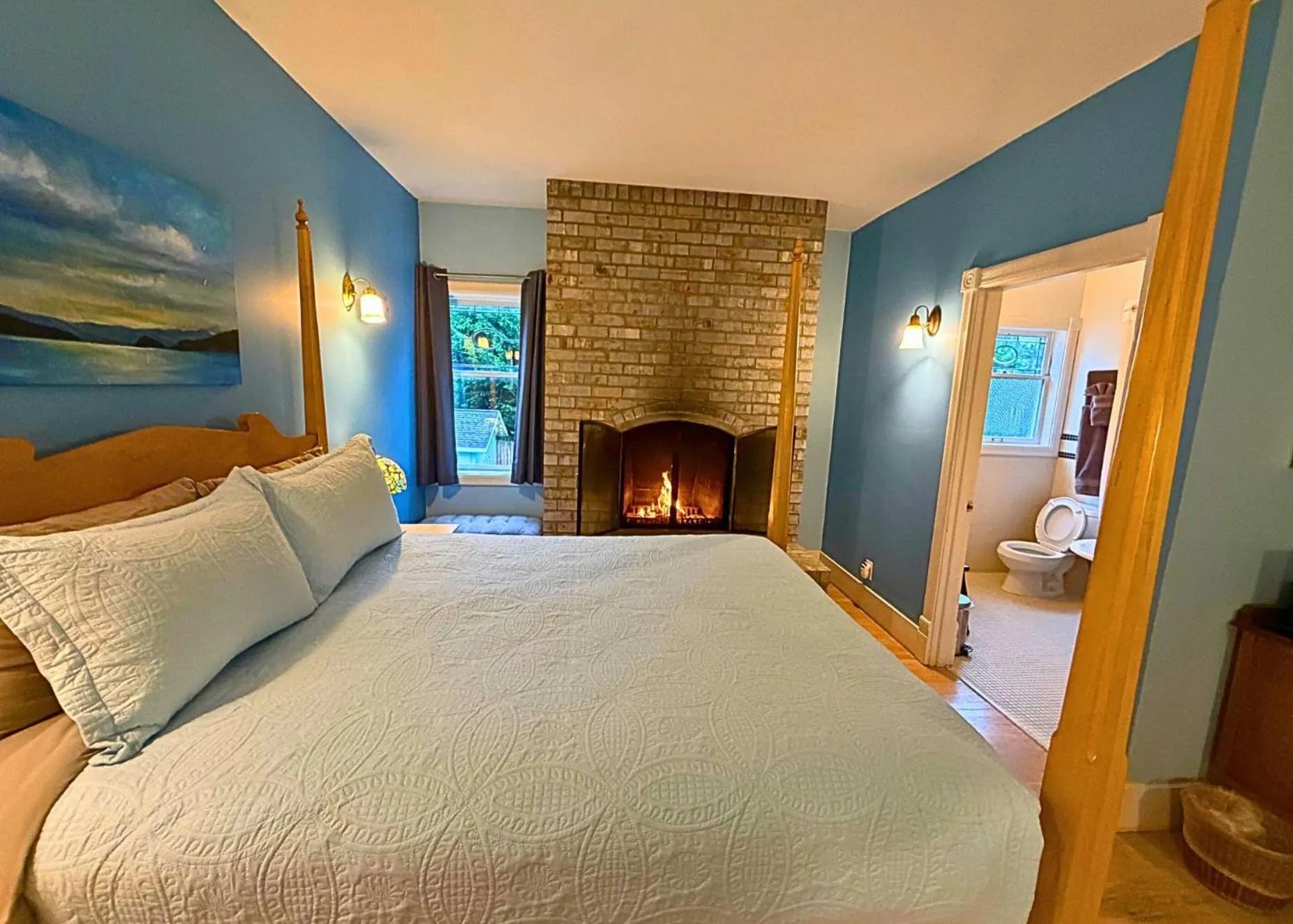 Bed in The Edenwild Boutique Inn