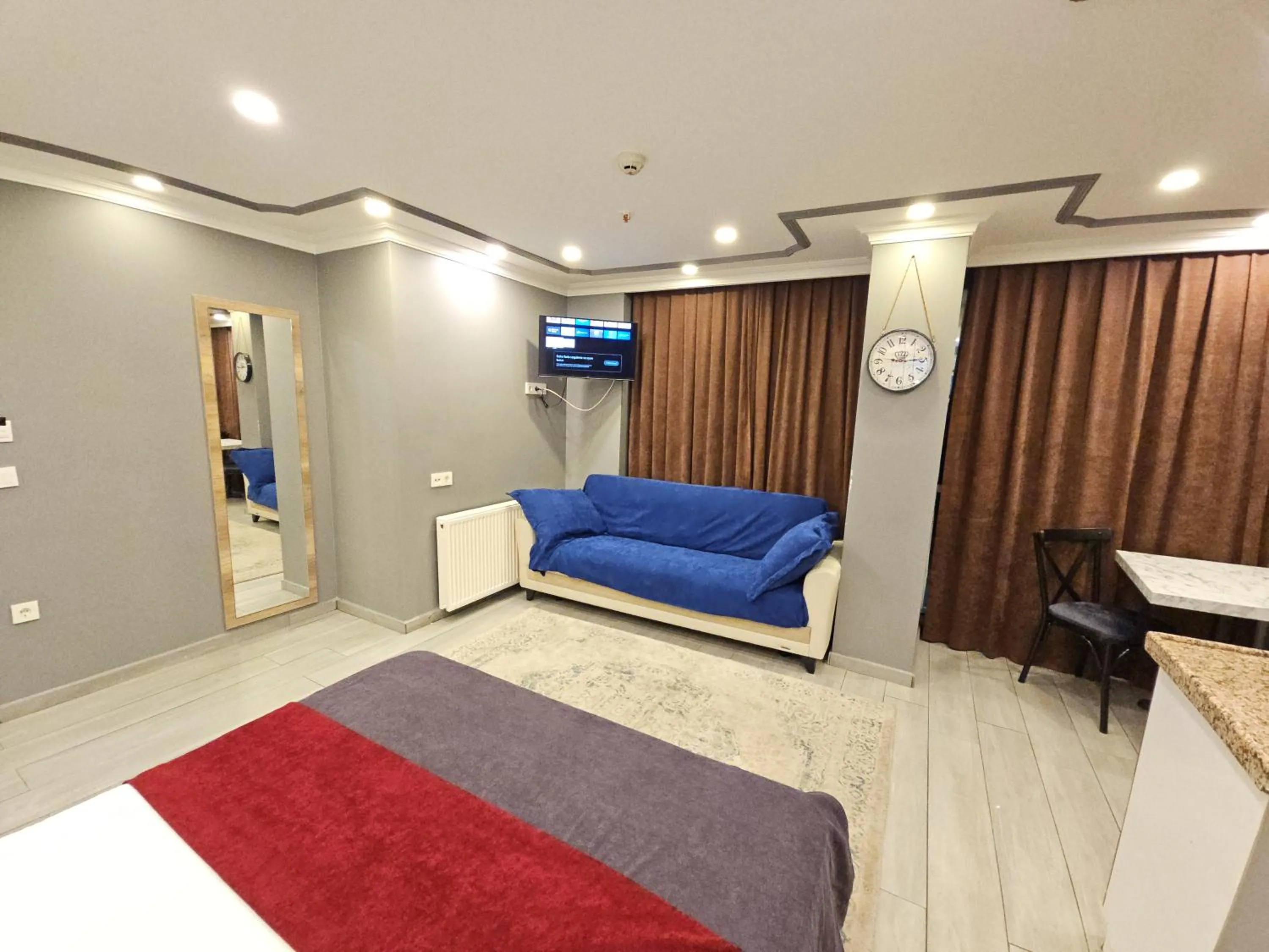 Communal lounge/ TV room, Bed in Sahrakent Otel Pendik
