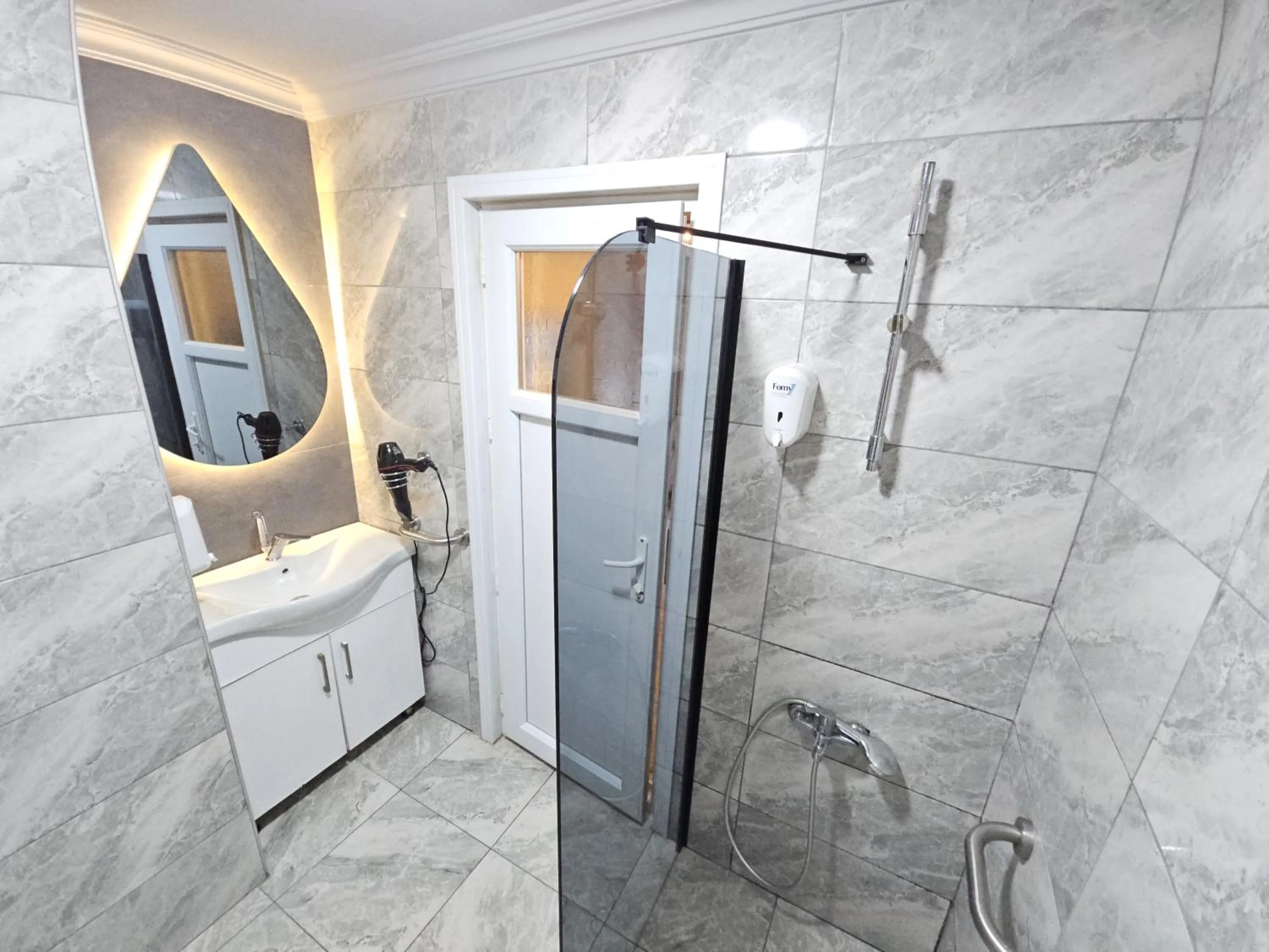 Shower in Sahrakent Otel Pendik