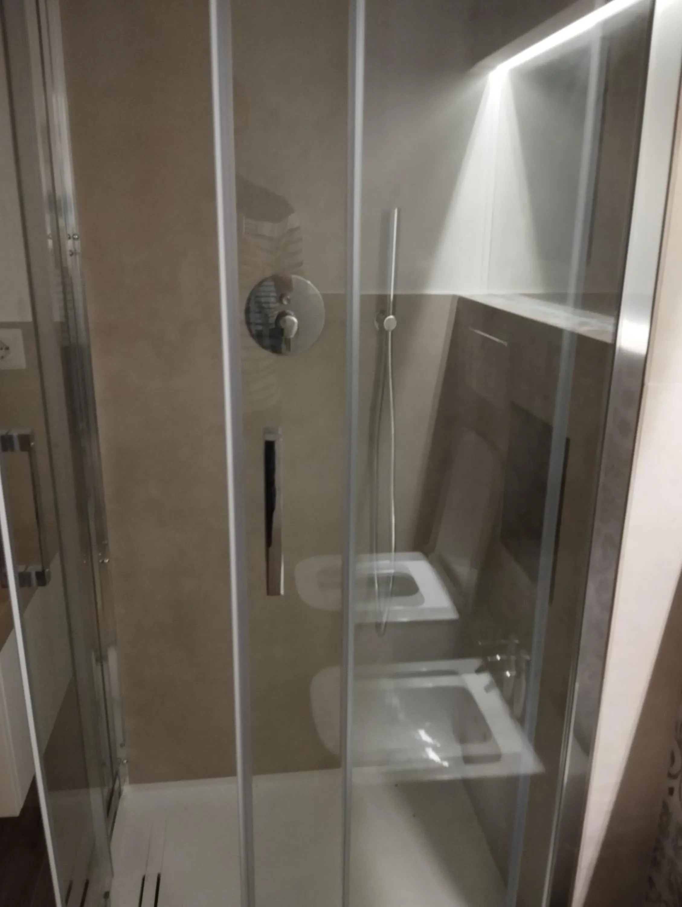 Shower in Le pergole
