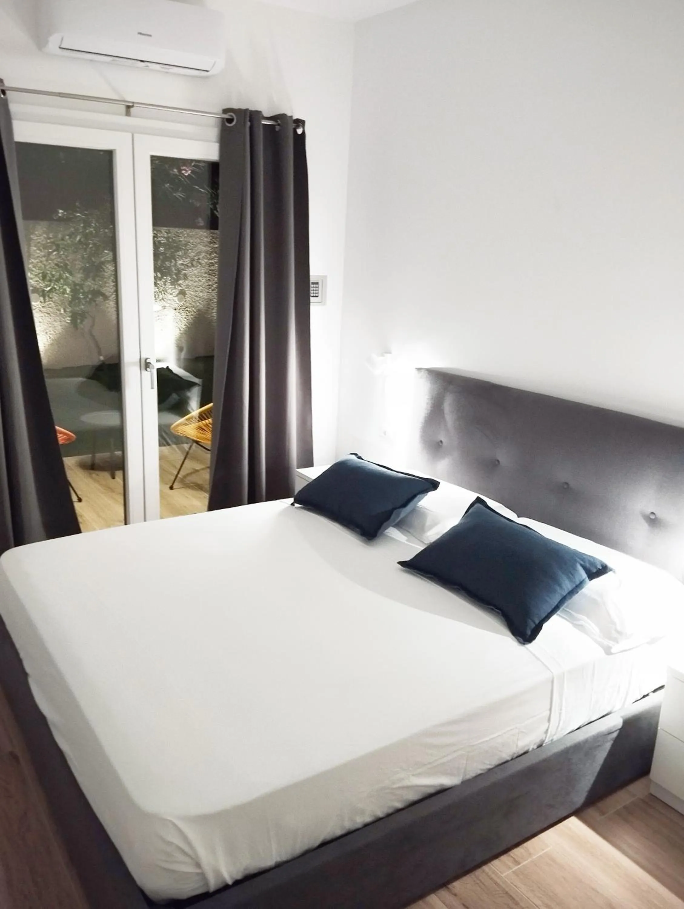 Bedroom, Bed in Le pergole