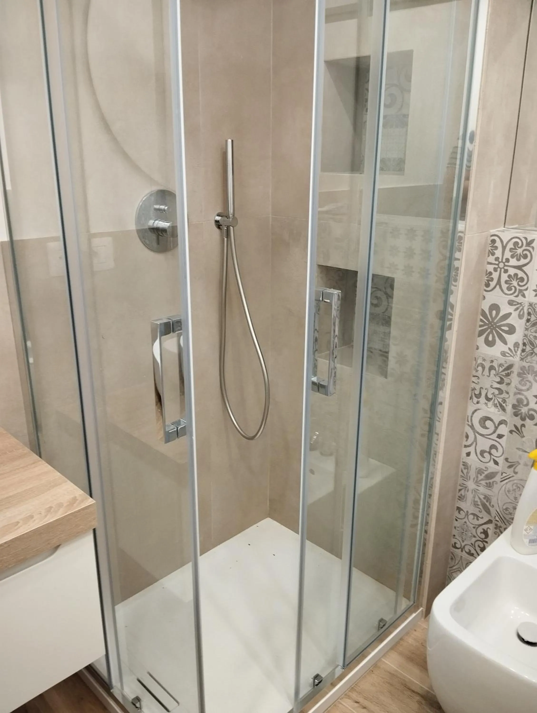 Shower in Le pergole