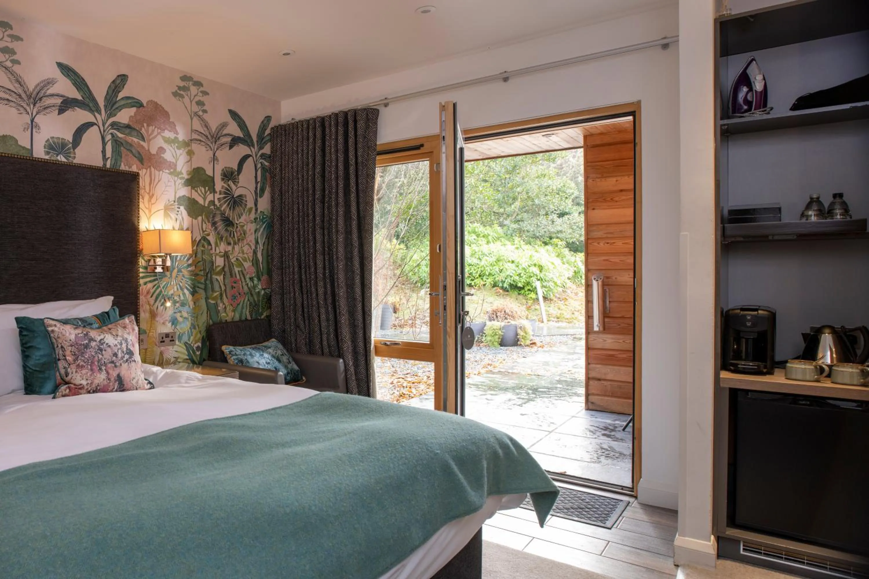 Bedroom, Bed in Skeabost House Hotel