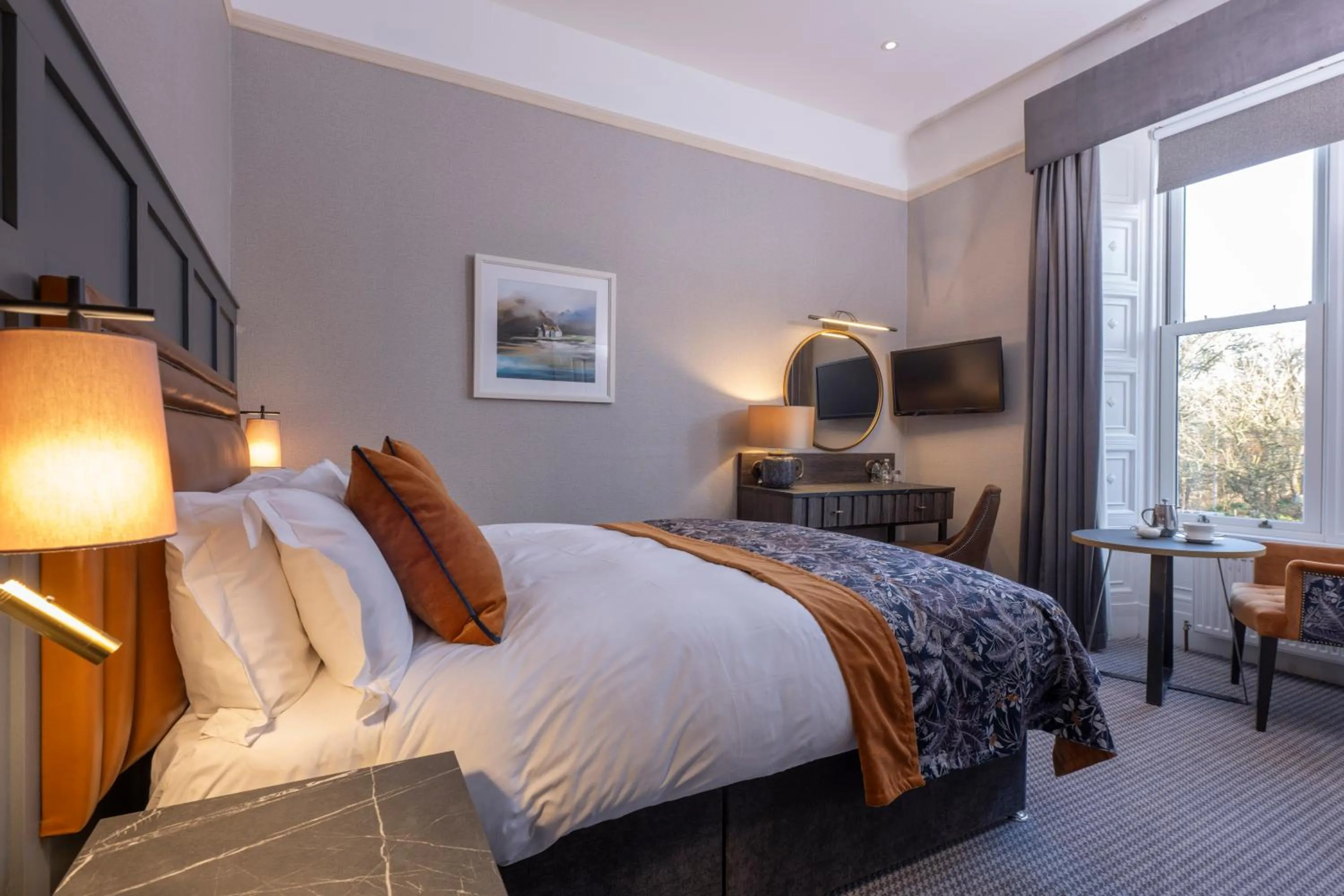 Bed in Skeabost House Hotel