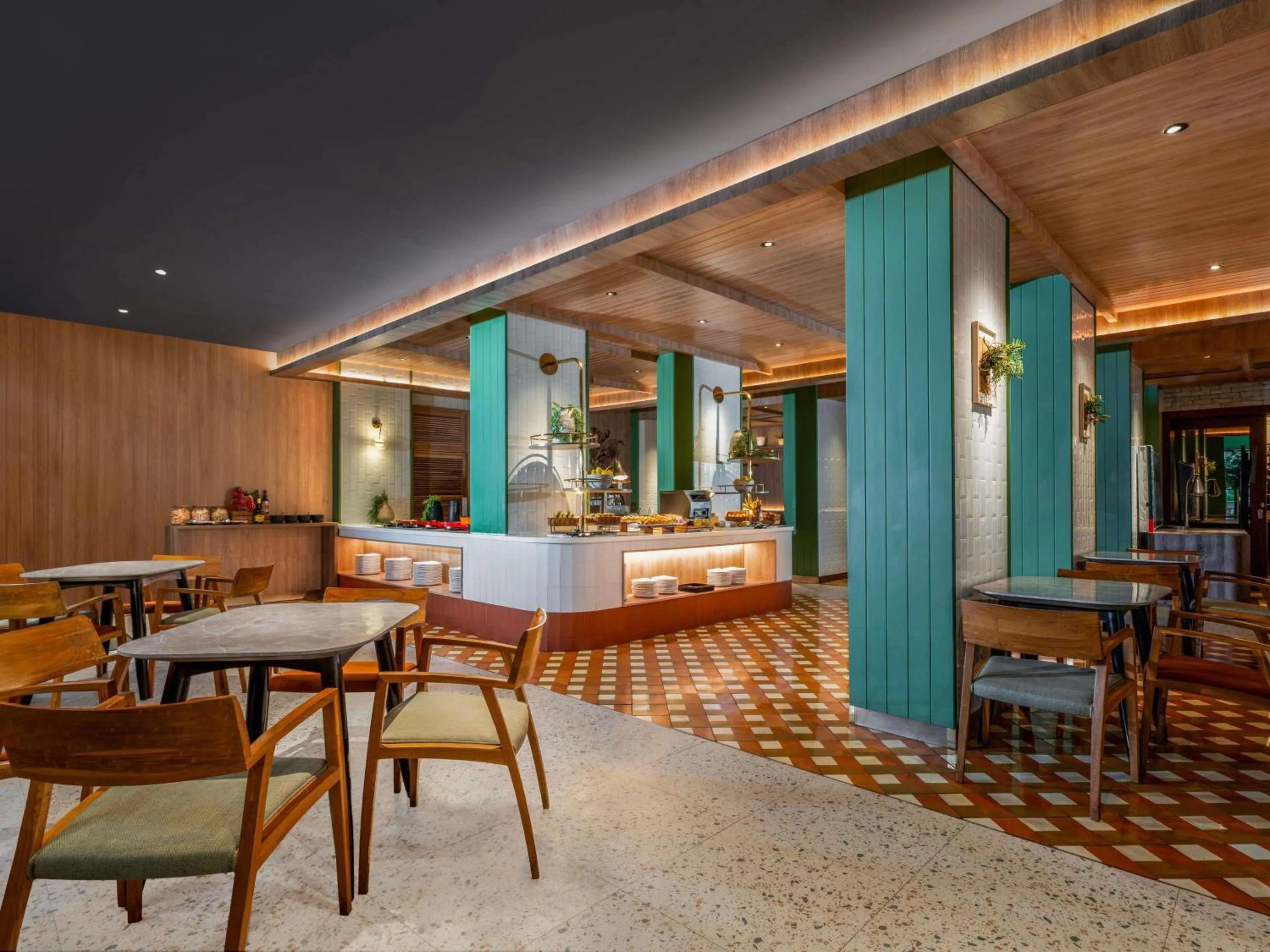 Restaurant/places to eat in Mercure Jakarta Sabang