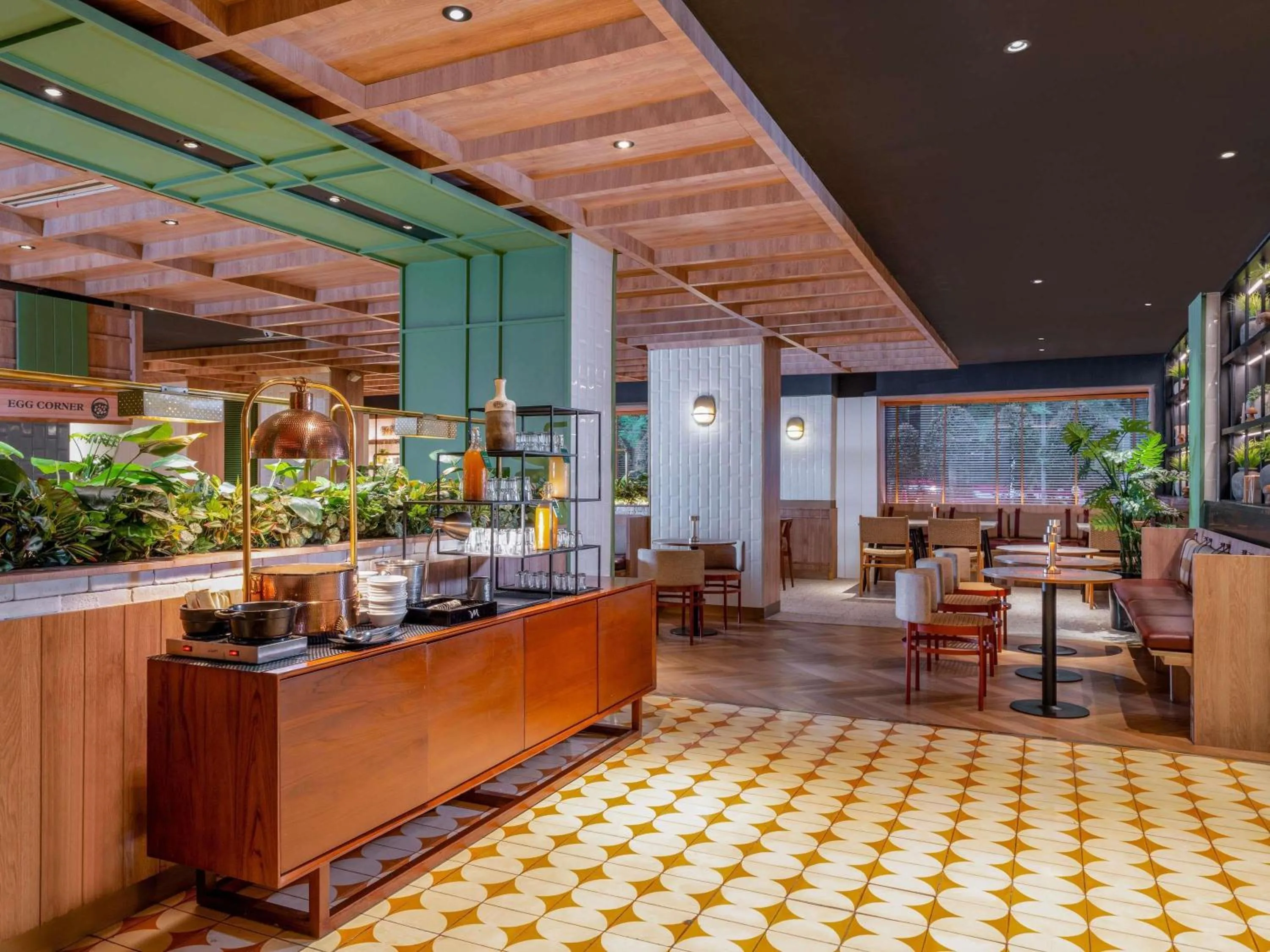 Restaurant/places to eat in Mercure Jakarta Sabang