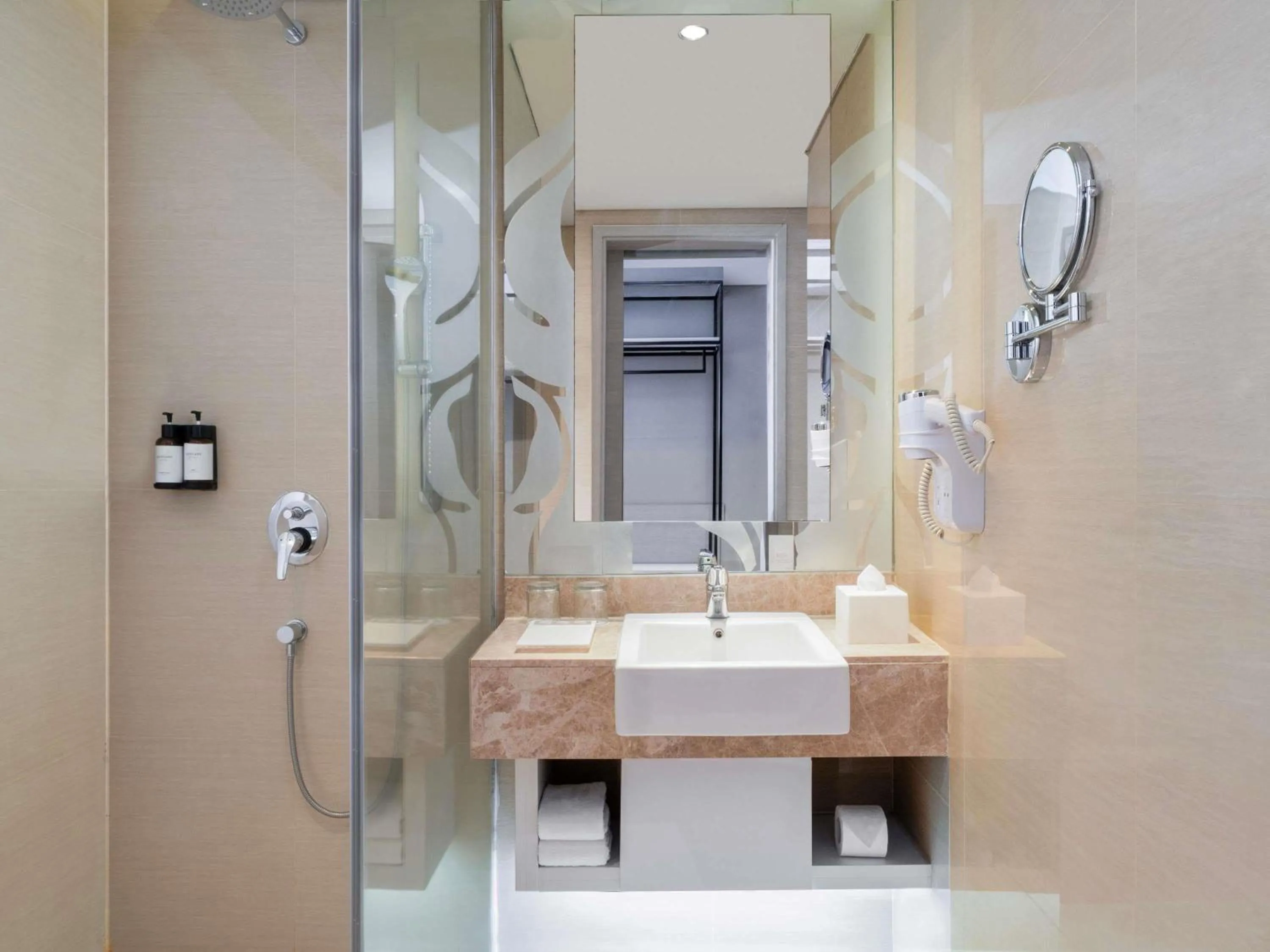 Bedroom in Mercure Jakarta Sabang