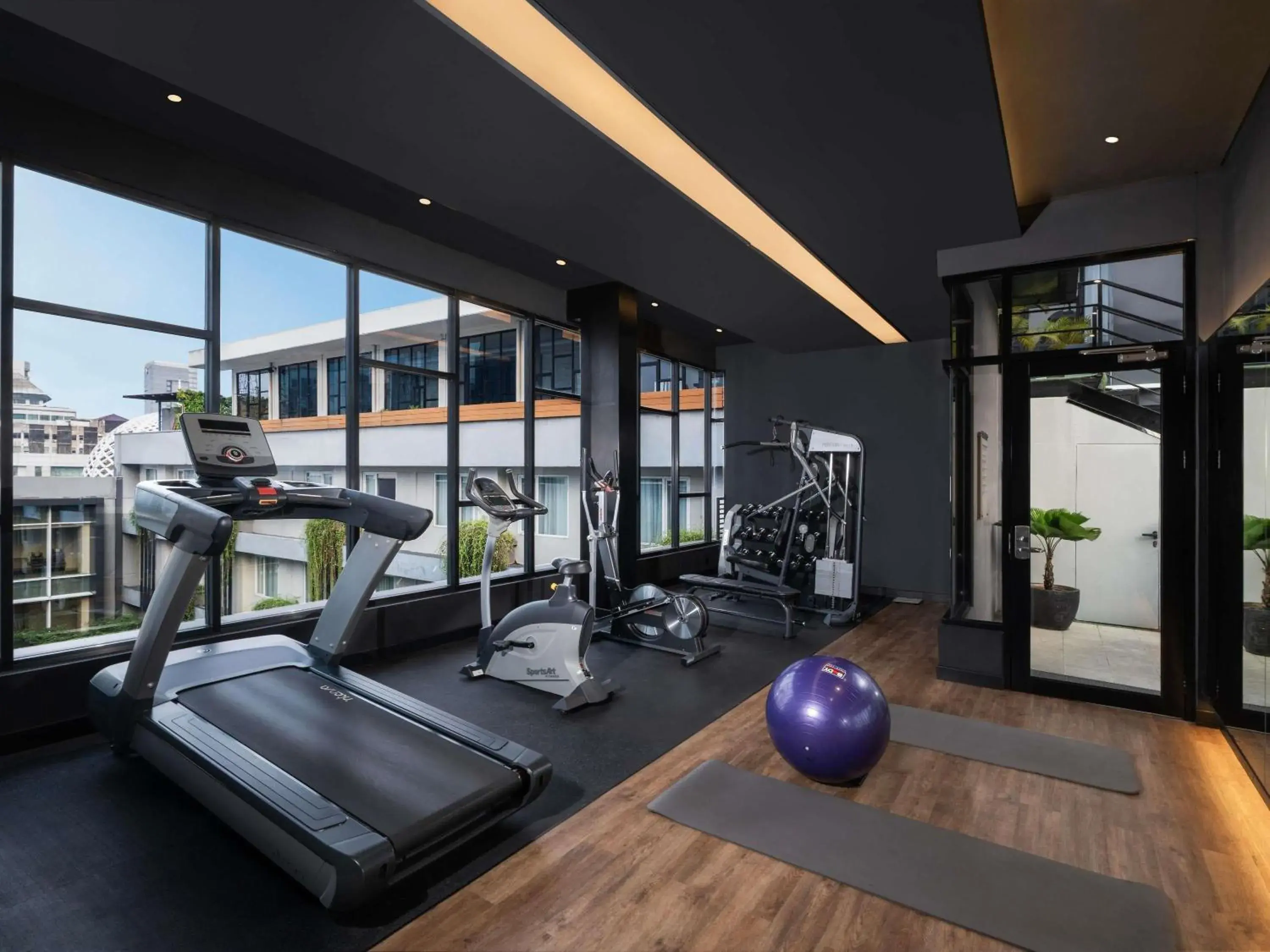 Fitness centre/facilities in Mercure Jakarta Sabang Fitness centre/facilities in Mercure Jakarta Sabang