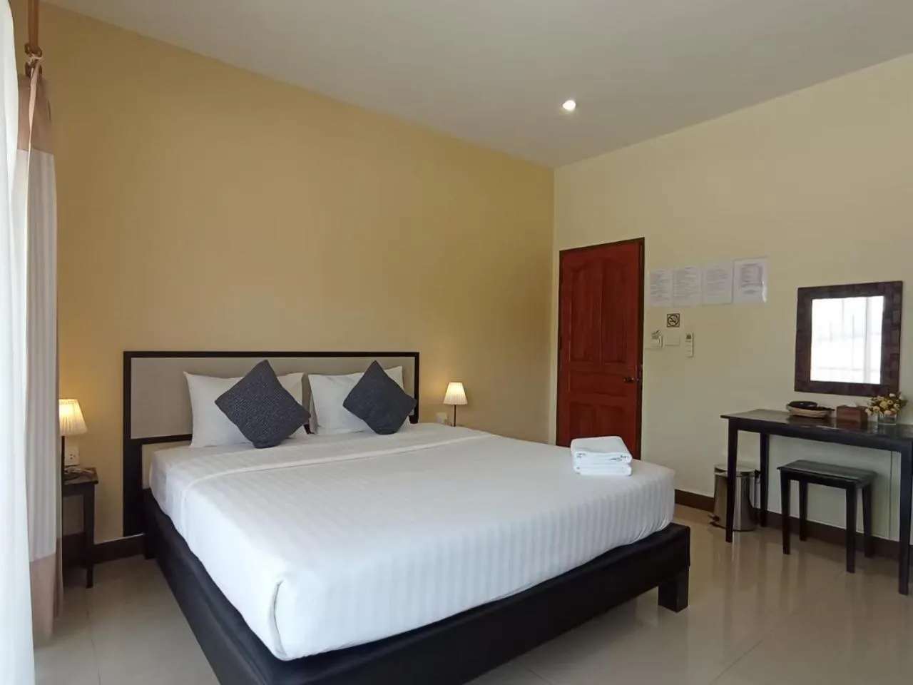 Bedroom, Bed in Pak Ping Rim Khong