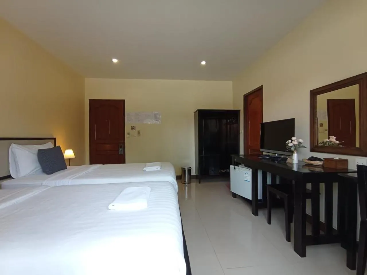 Photo of the whole room, Bed in Pak Ping Rim Khong