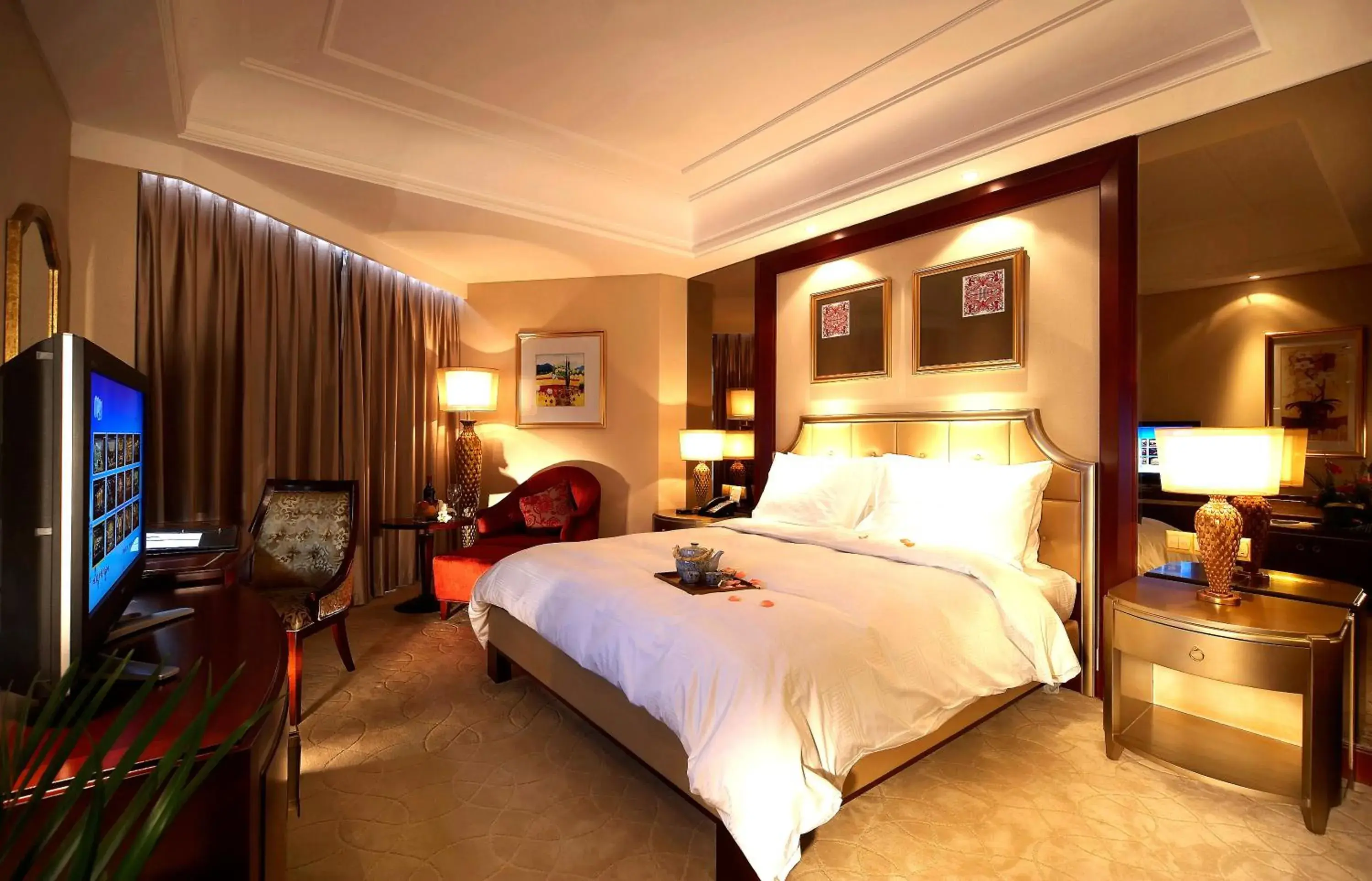 Photo of the whole room in Dynasty International Hotel Dalian Photo of the whole room in Dynasty International Hotel Dalian