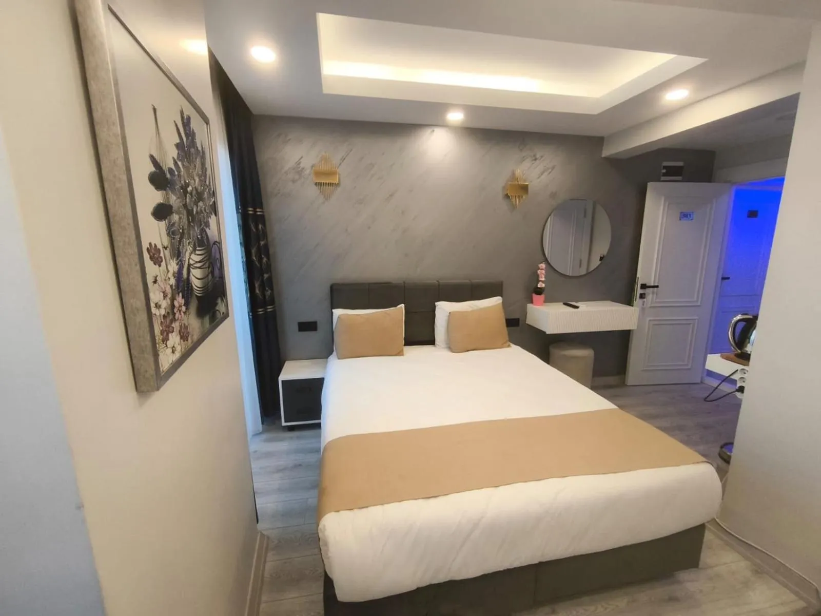 Bed in White Palace Haliç