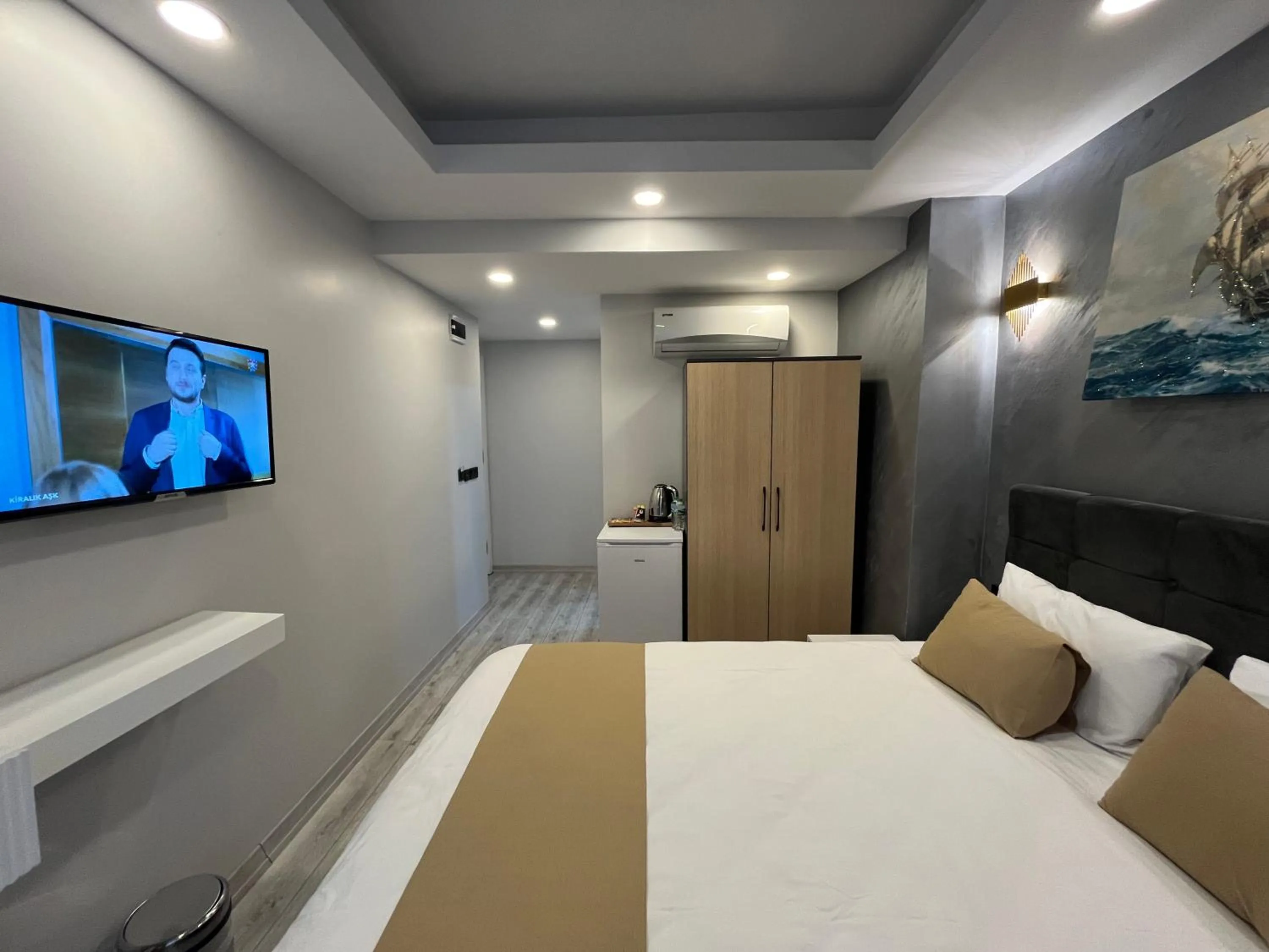 Bed in White Palace Haliç