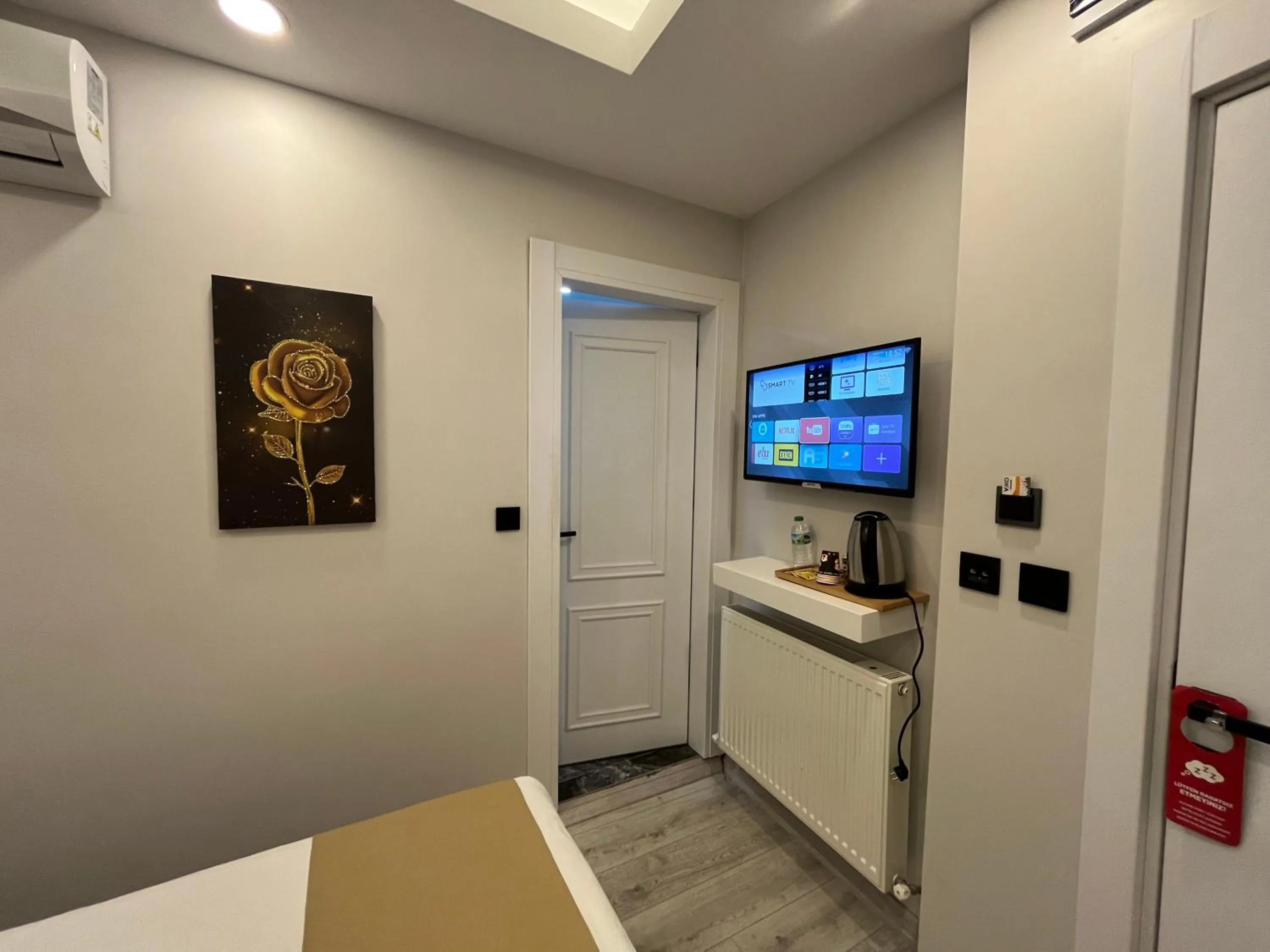 Bed in White Palace Haliç