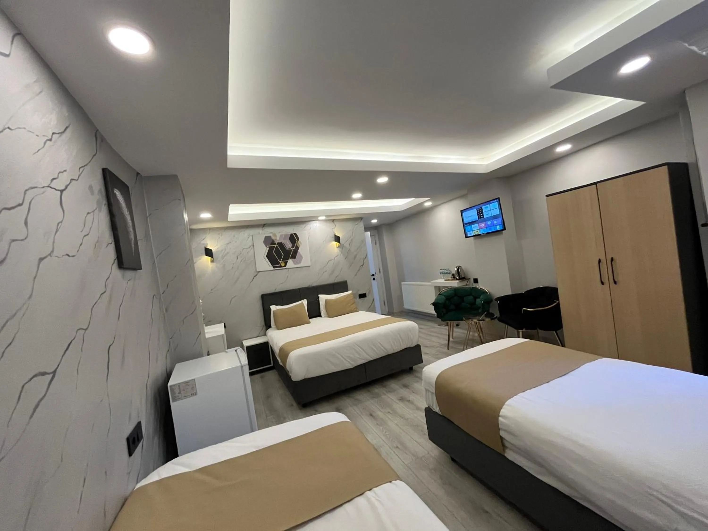 Bed in White Palace Haliç