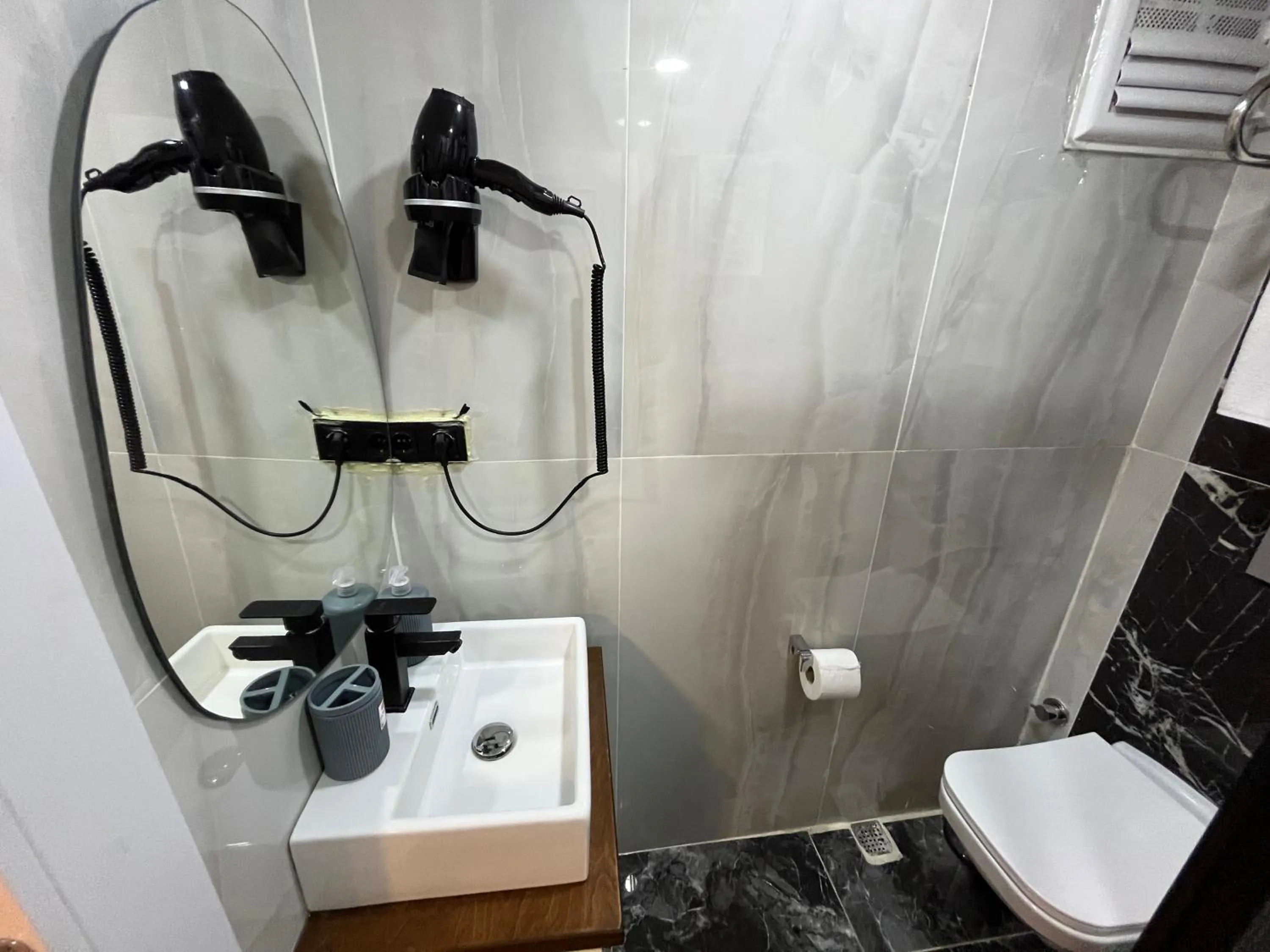 Toilet in White Palace Haliç