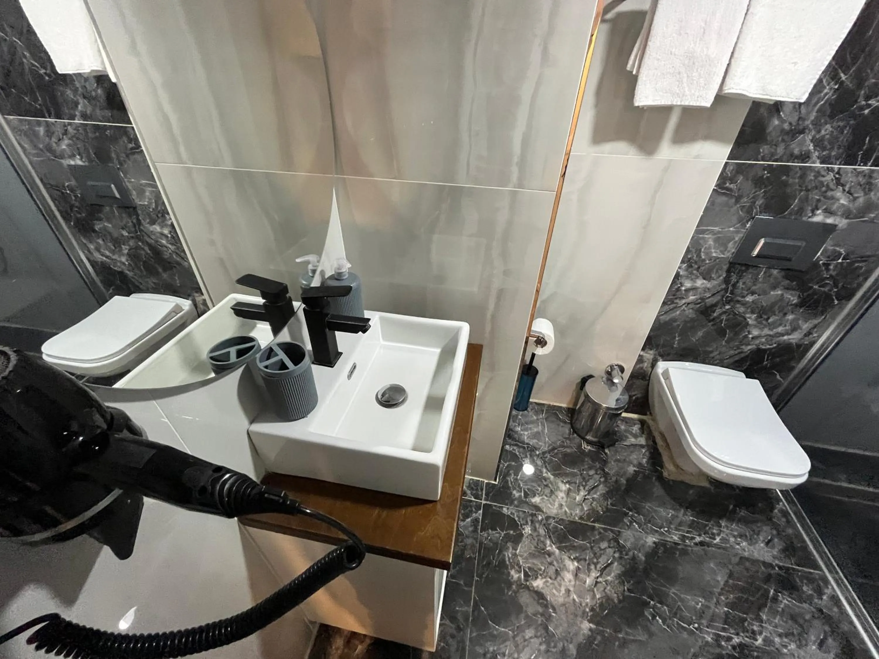 Shower in White Palace Haliç