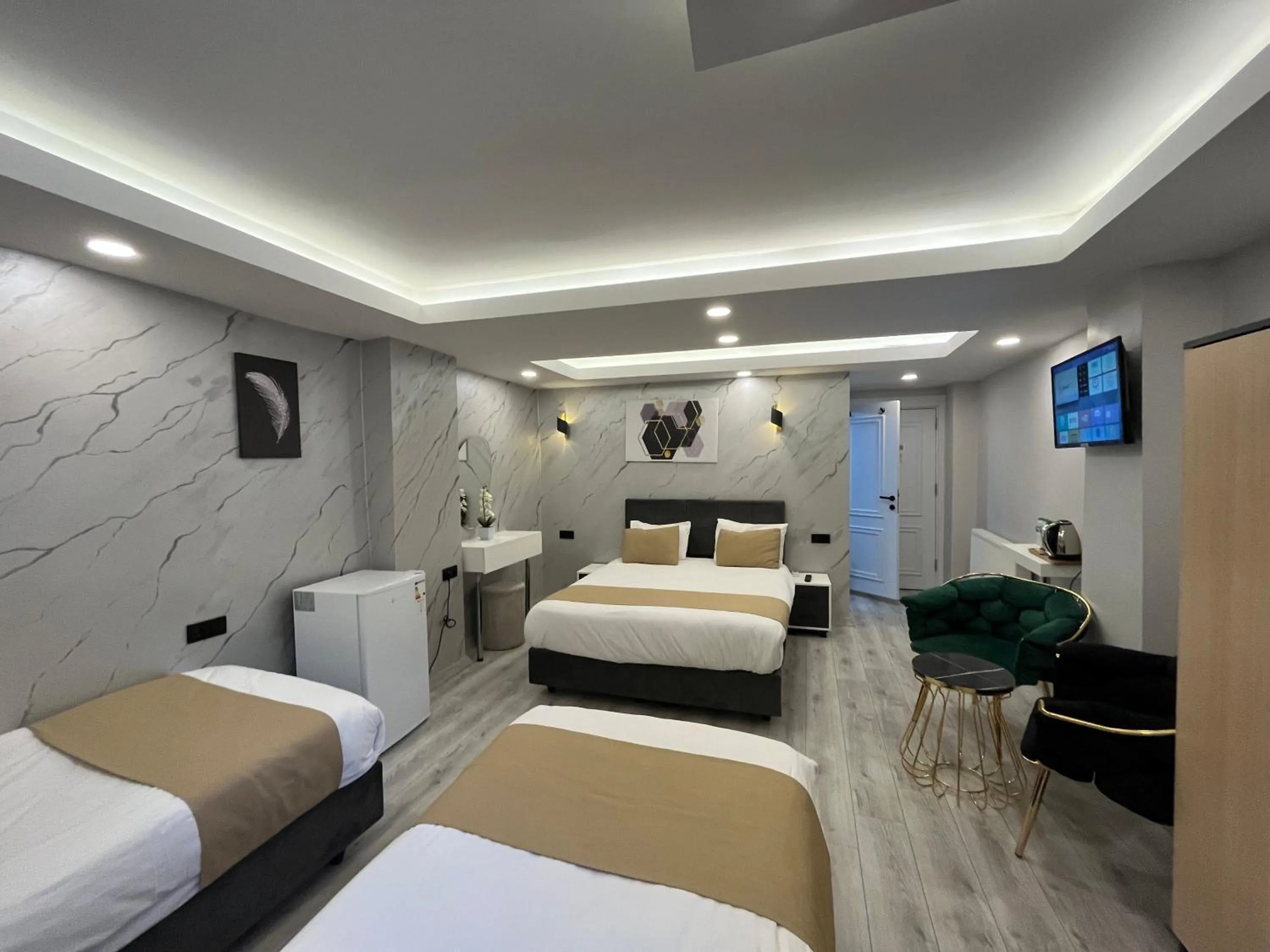 Bed in White Palace Haliç