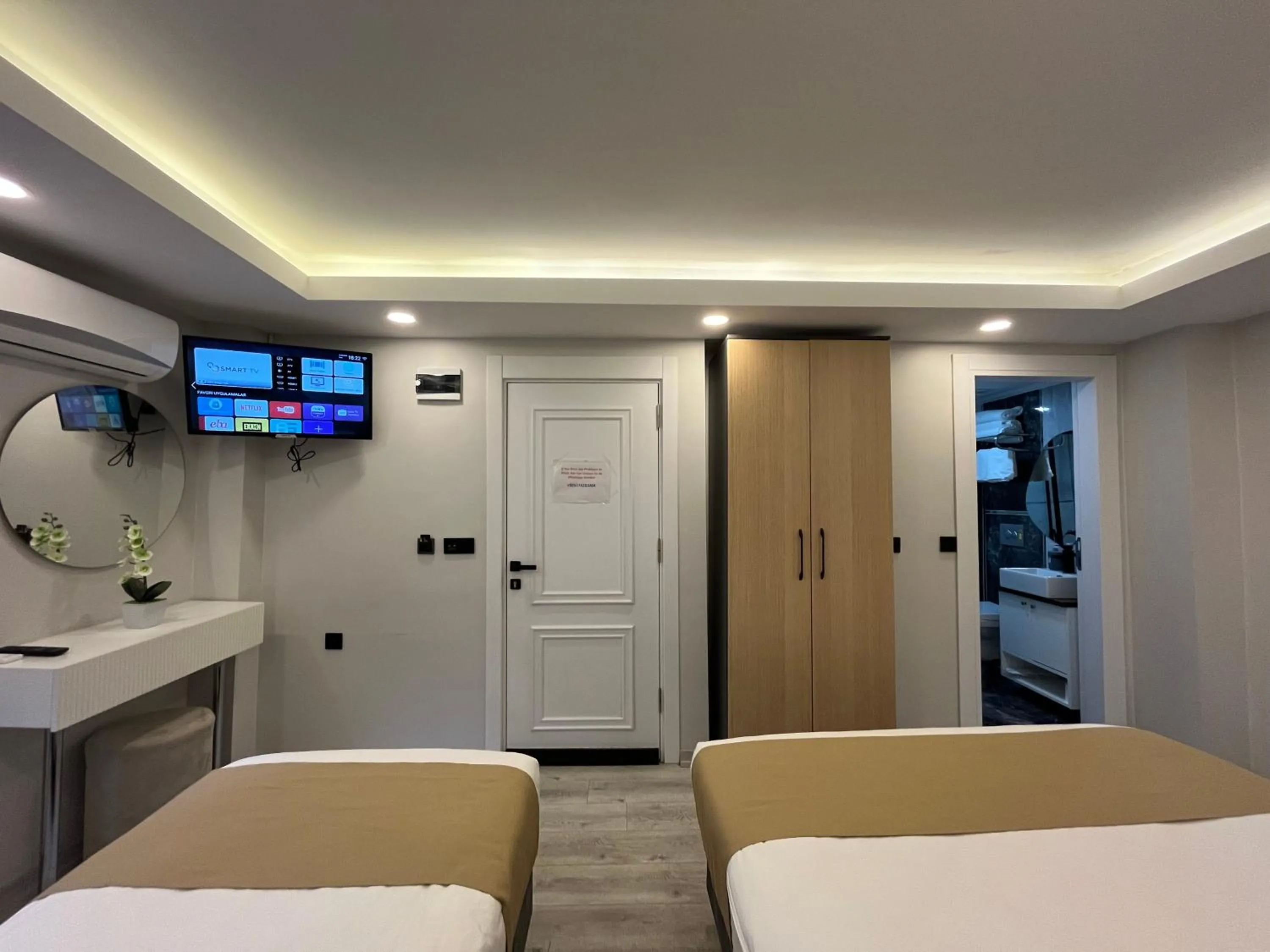 Bed in White Palace Haliç