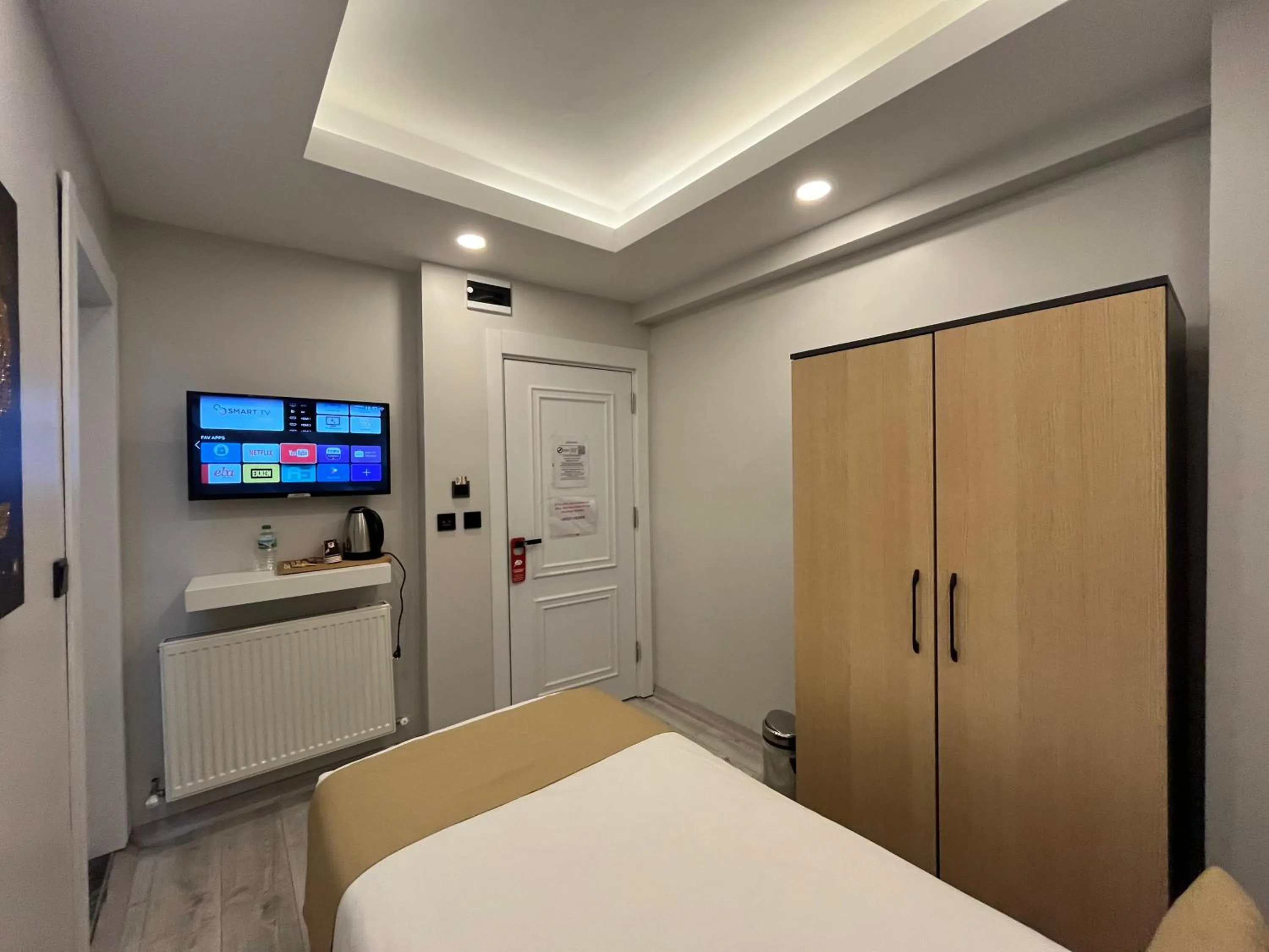 Bed in White Palace Haliç