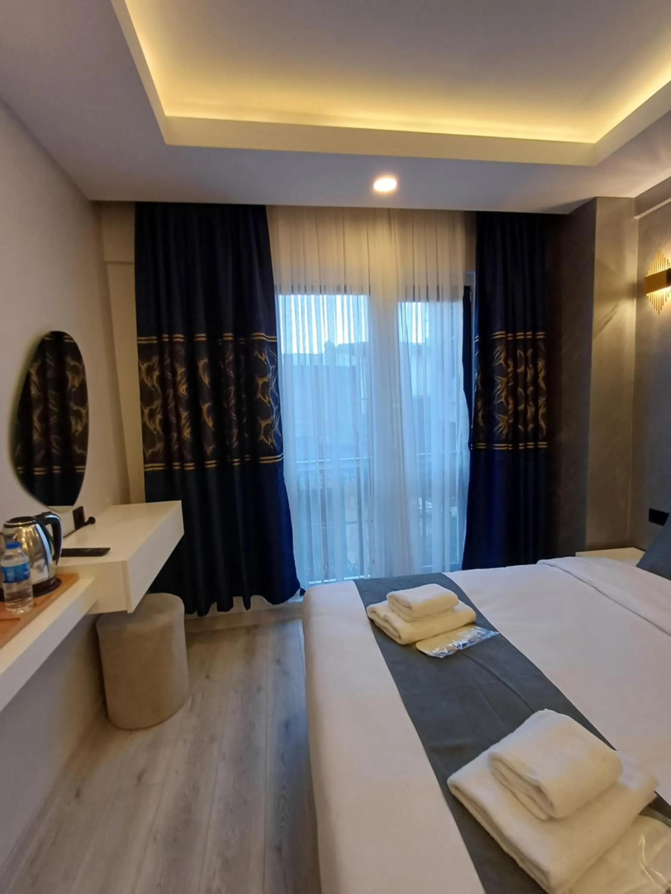 Bed in White Palace Haliç