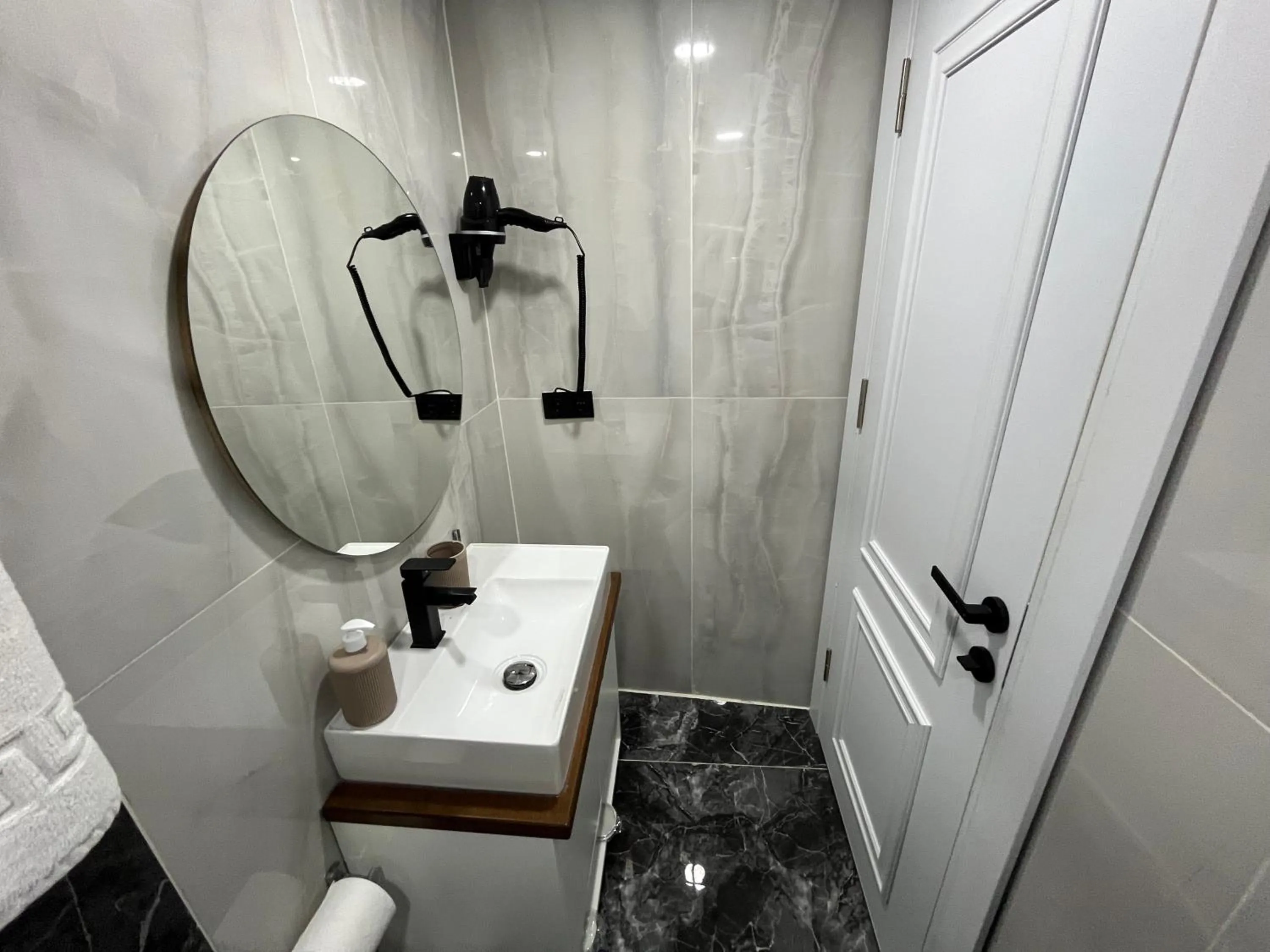 Bathroom in White Palace Haliç