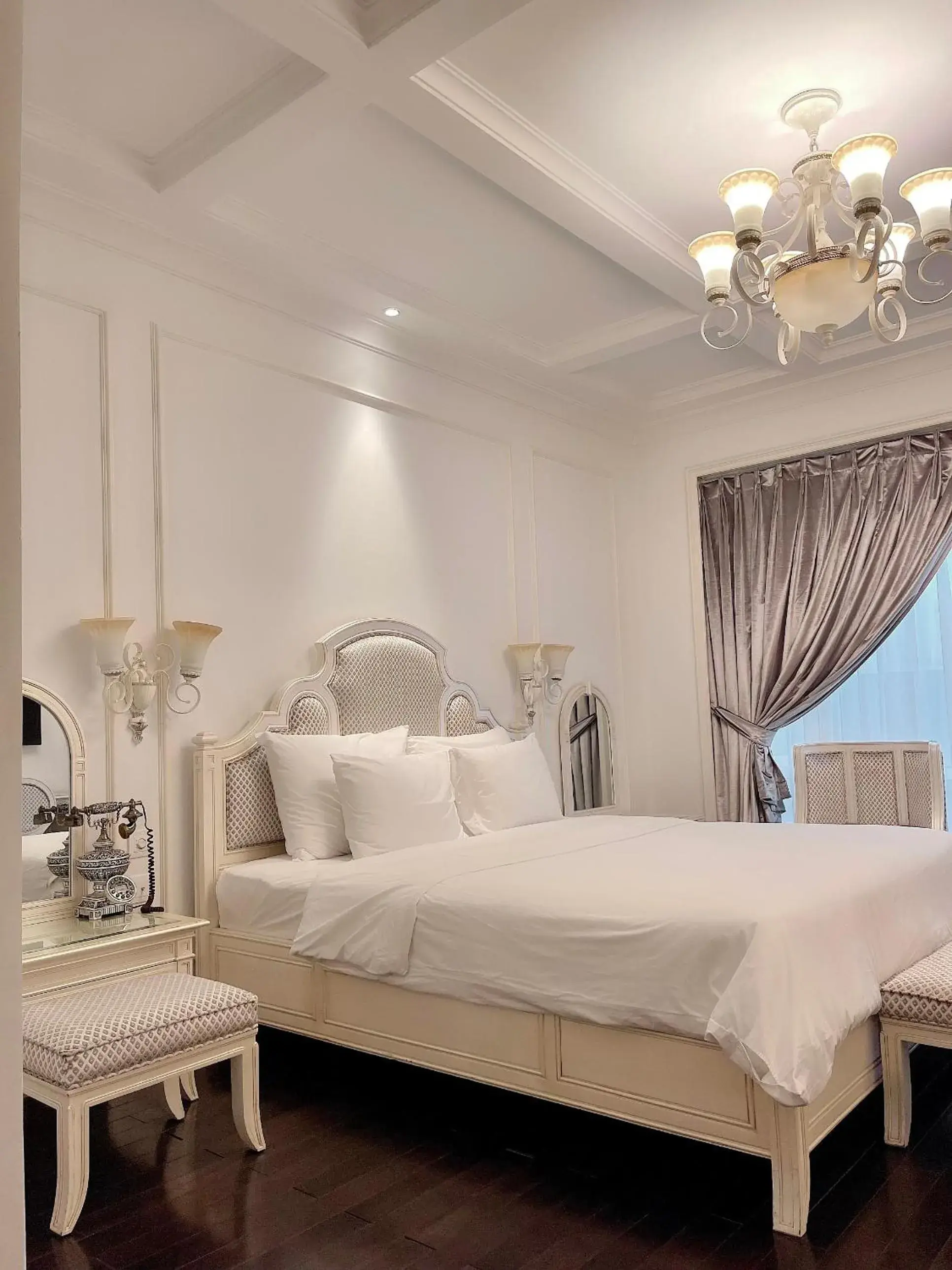 Bed in Eldora Hotel Bed in Eldora Hotel