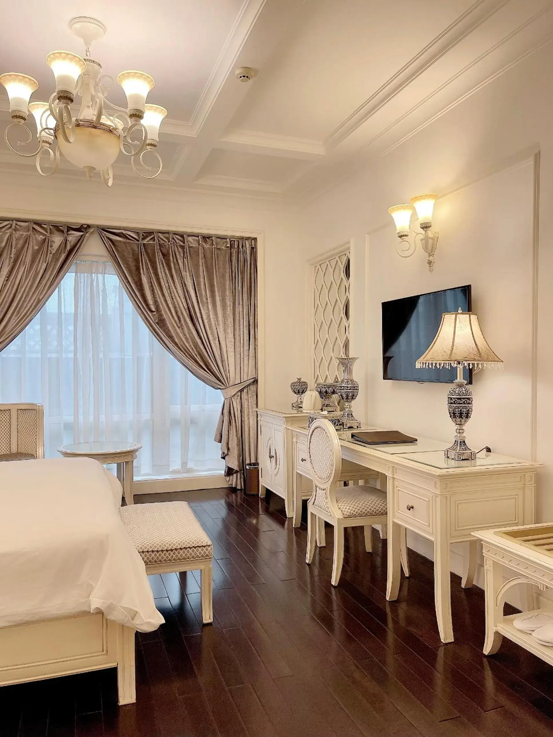 Bed in Eldora Hotel Bed in Eldora Hotel