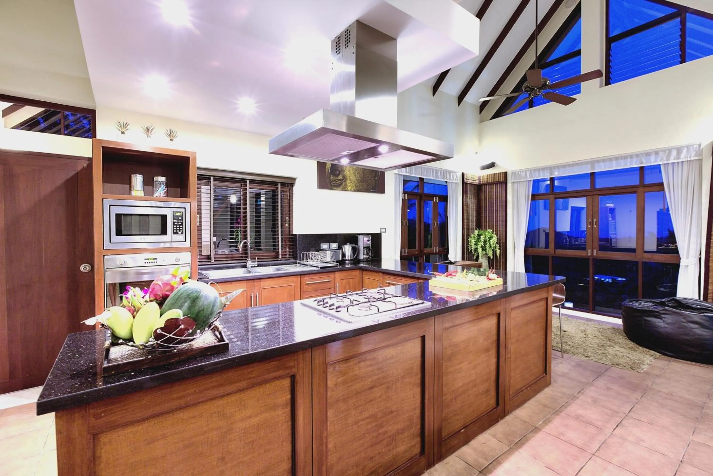 Kitchen or kitchenette in Villa Ma Phraaw - Ban Tai Ocean View Villa